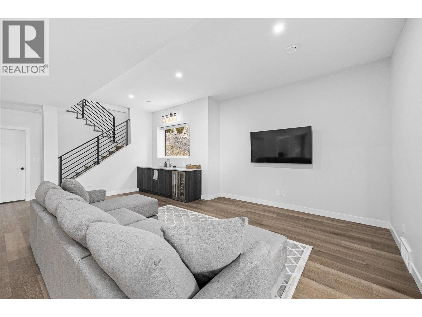 10058 Beacon Hill Drive, Lake Country, British Columbia  V4V 0A9 - Photo 53 - 10377279