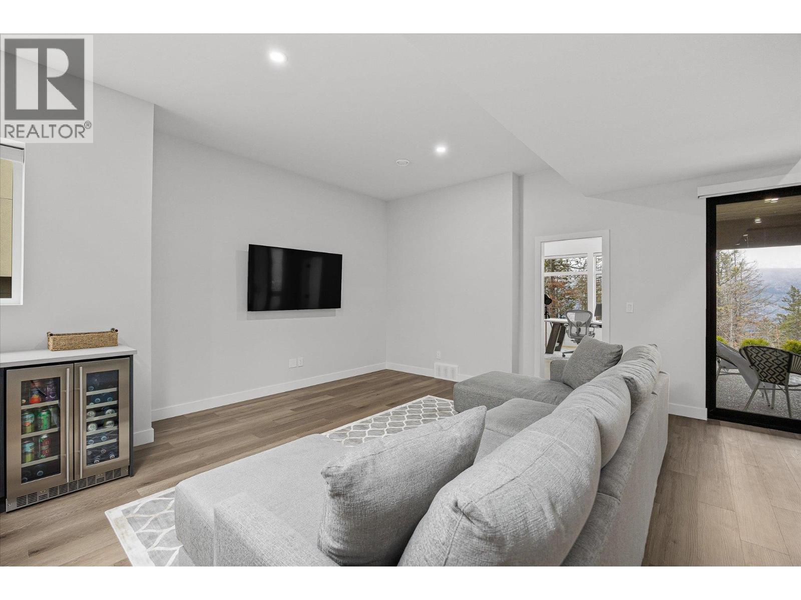 10058 Beacon Hill Drive, Lake Country, British Columbia  V4V 0A9 - Photo 56 - 10377279