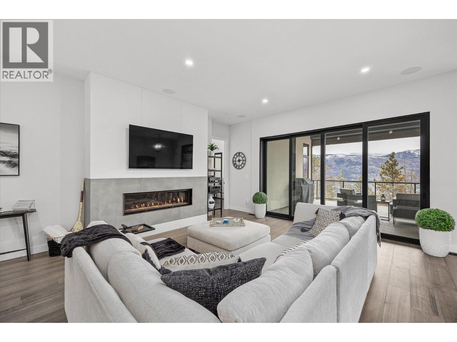 10058 Beacon Hill Drive, Lake Country, British Columbia  V4V 0A9 - Photo 9 - 10377279