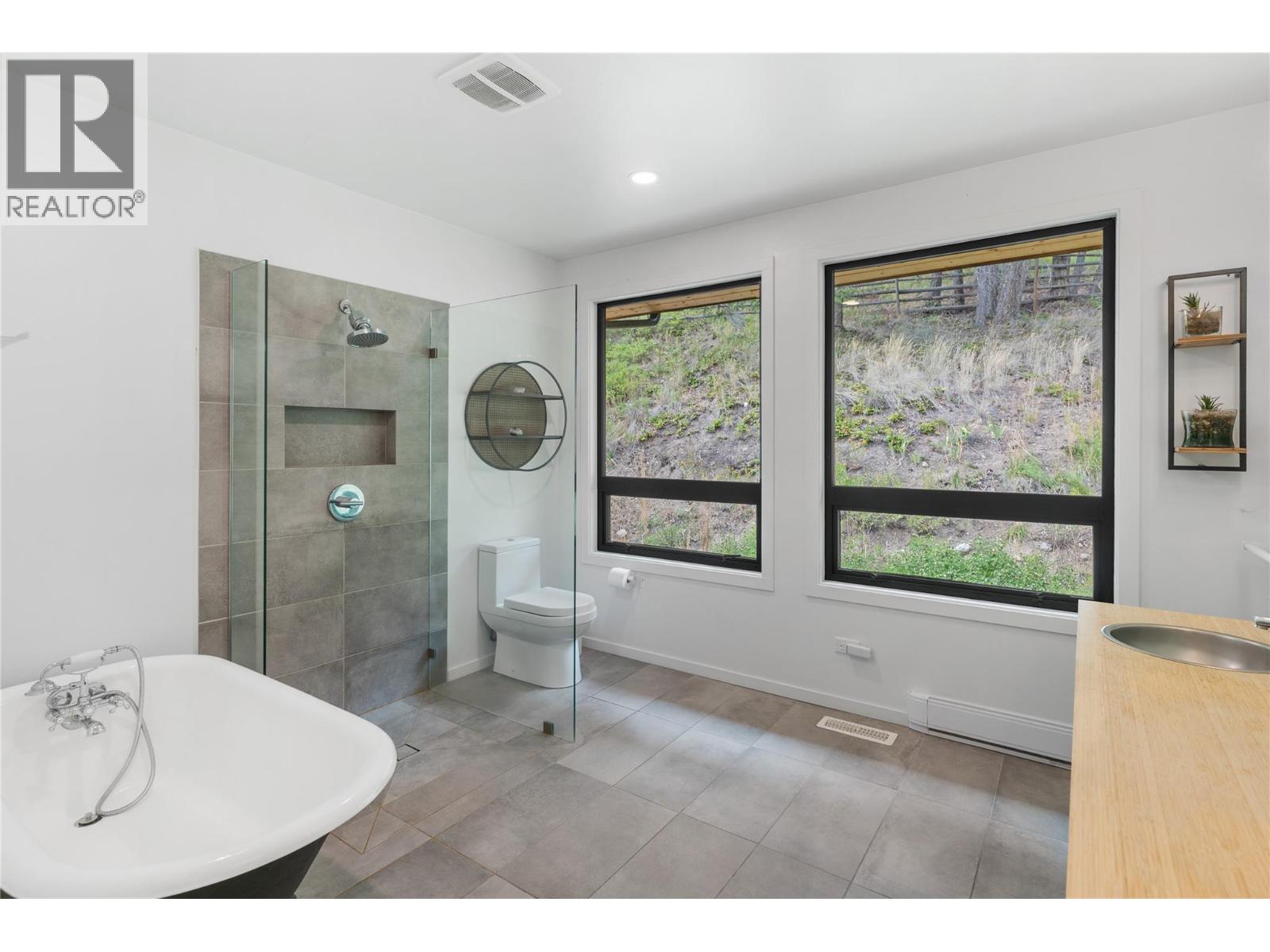 8250 Sun Valley Road, Joe Rich, British Columbia  V1P 1J3 - Photo 11 - 10377244