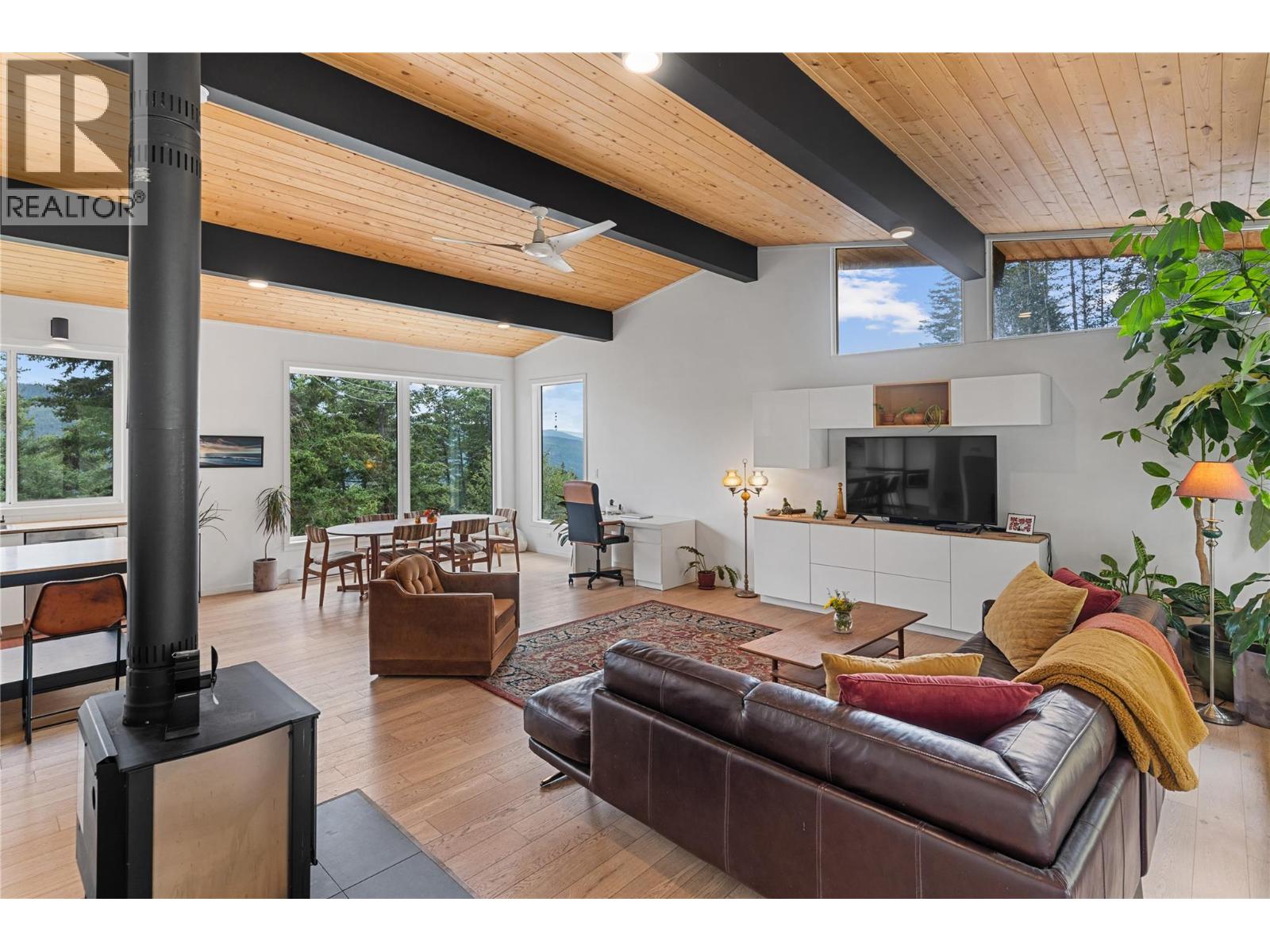 8250 Sun Valley Road, Joe Rich, British Columbia  V1P 1J3 - Photo 5 - 10377244