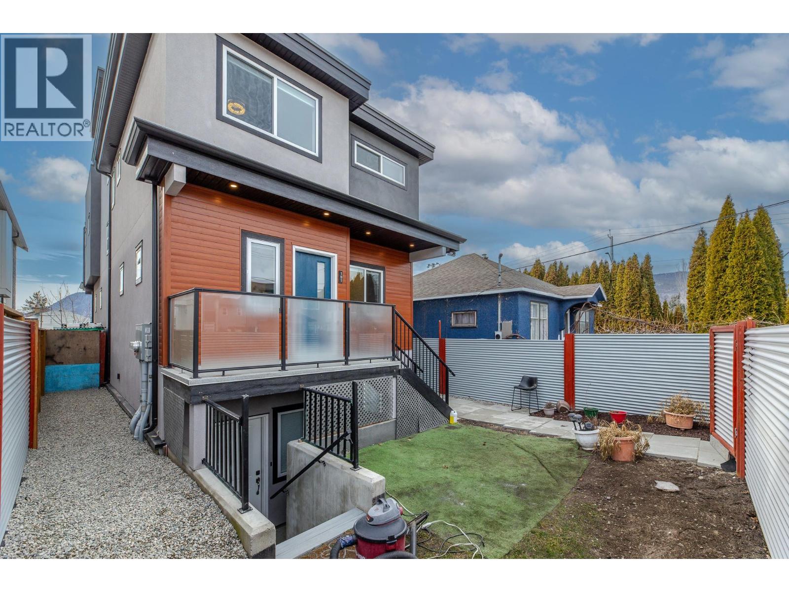 490 Eckhardt Avenue Unit# 101, Penticton, British Columbia  V2A 2B2 - Photo 2 - 10377405