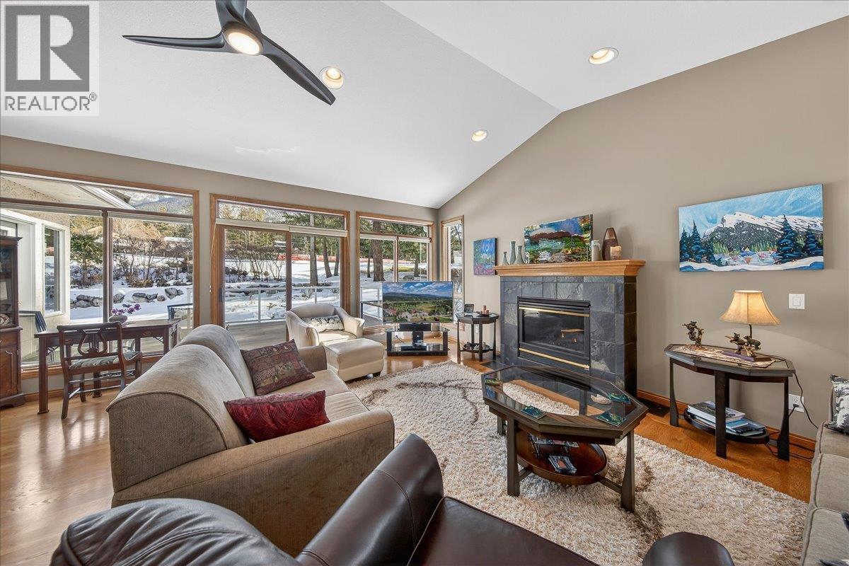 5132 Riverview Crescent, Fairmont Hot Springs, British Columbia  V0B 1L1 - Photo 2 - 10377071