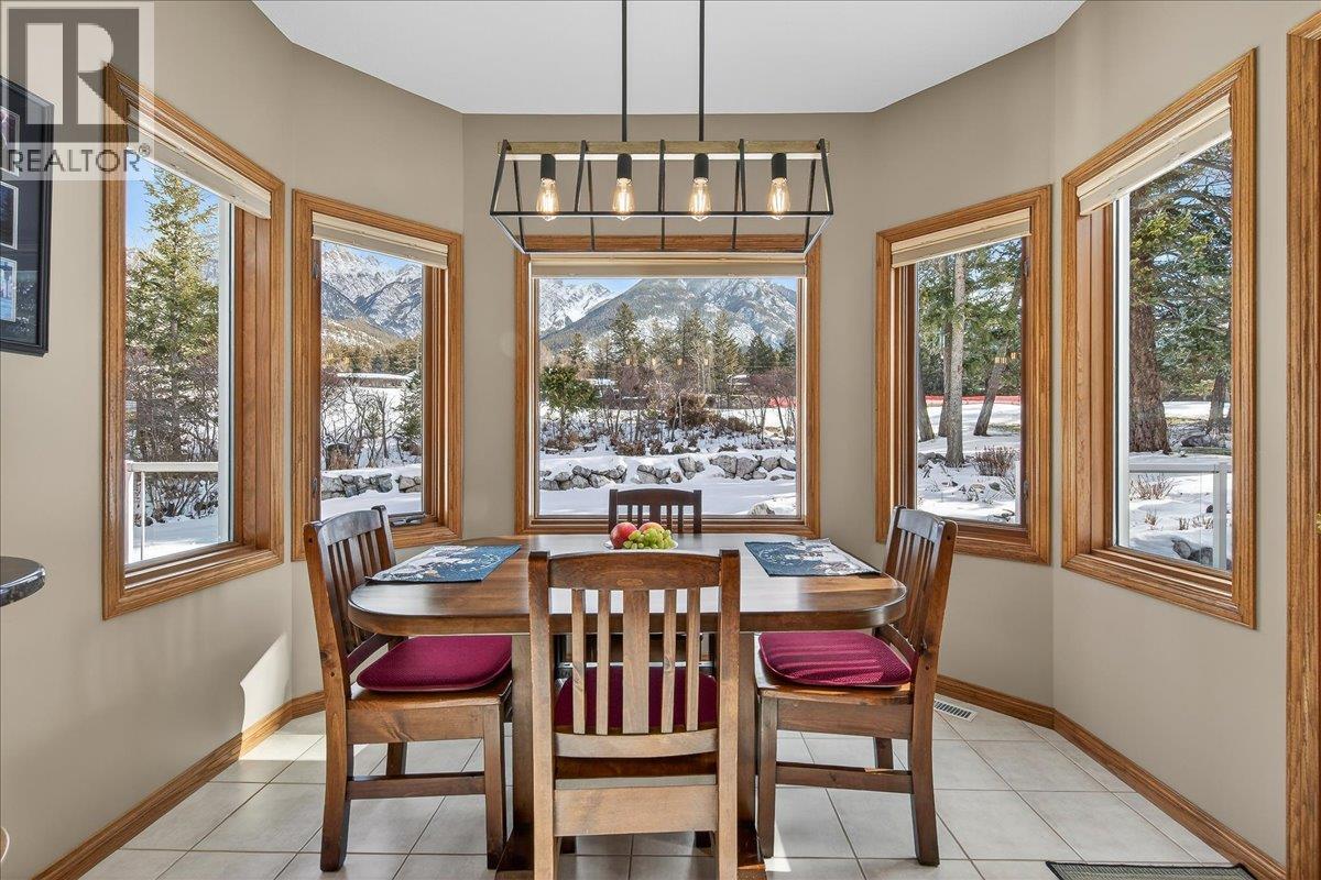 5132 Riverview Crescent, Fairmont Hot Springs, British Columbia  V0B 1L1 - Photo 3 - 10377071