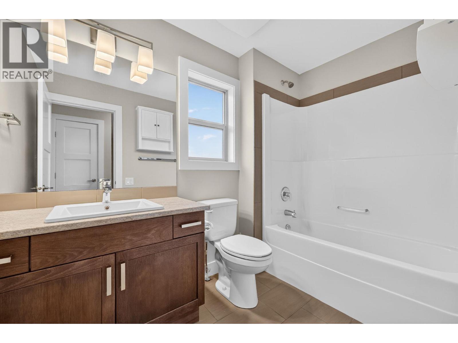 2312 Nordstrom Avenue, Armstrong, British Columbia  V0E 1B8 - Photo 30 - 10376892