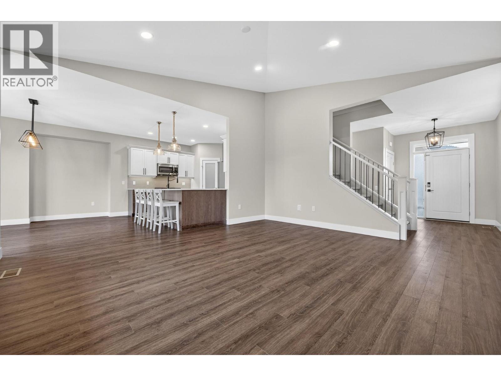 2312 Nordstrom Avenue, Armstrong, British Columbia  V0E 1B8 - Photo 4 - 10376892