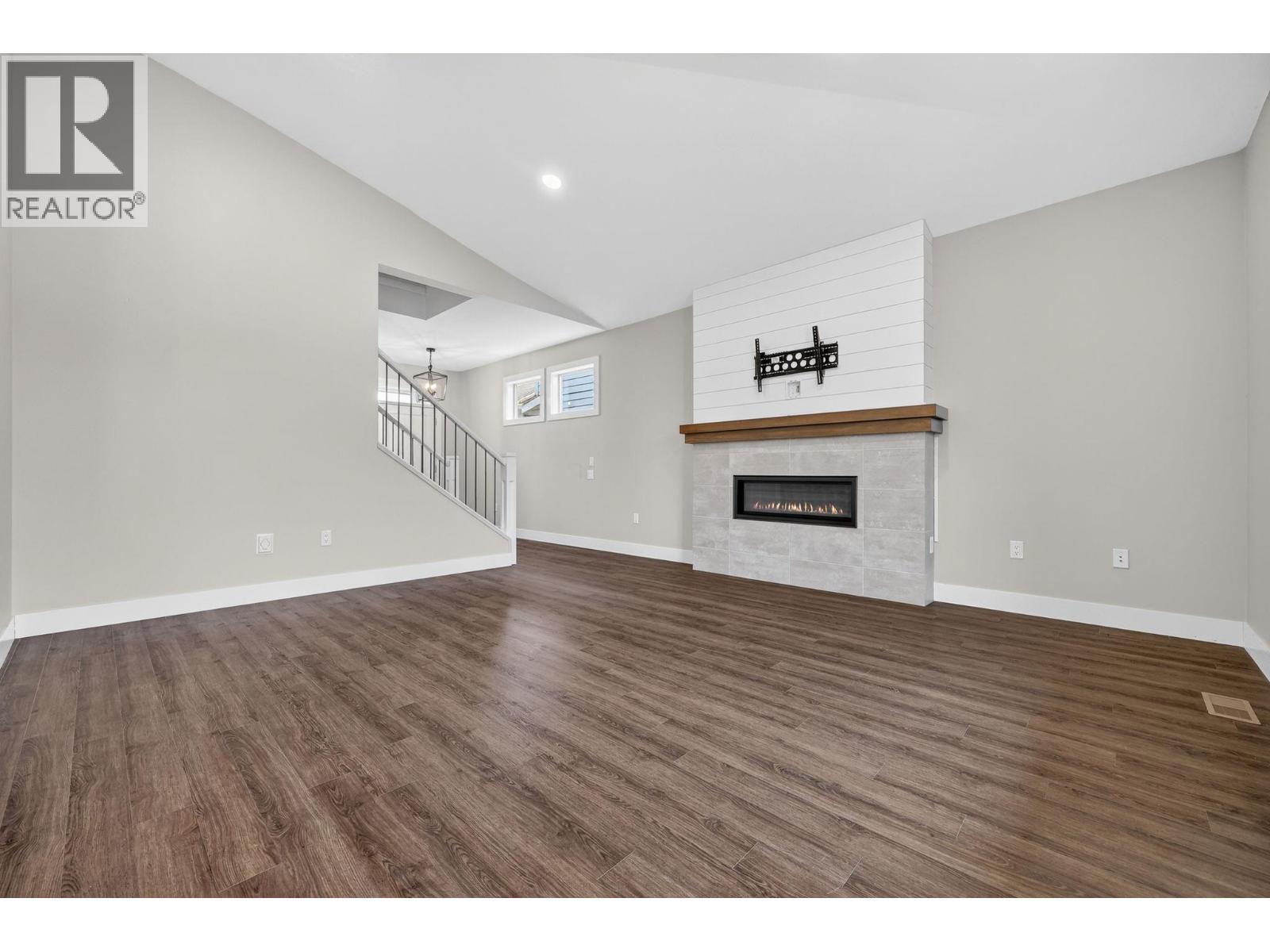 2312 Nordstrom Avenue, Armstrong, British Columbia  V0E 1B8 - Photo 6 - 10376892