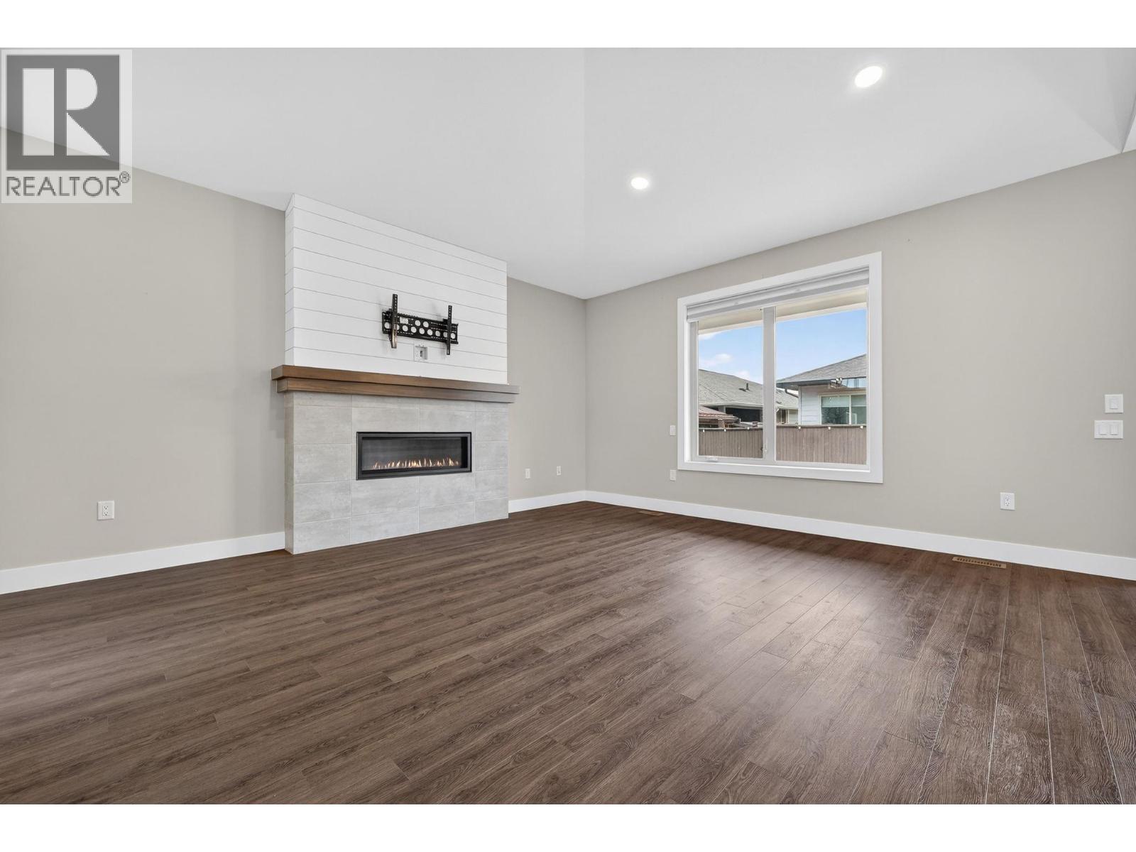 2312 Nordstrom Avenue, Armstrong, British Columbia  V0E 1B8 - Photo 7 - 10376892