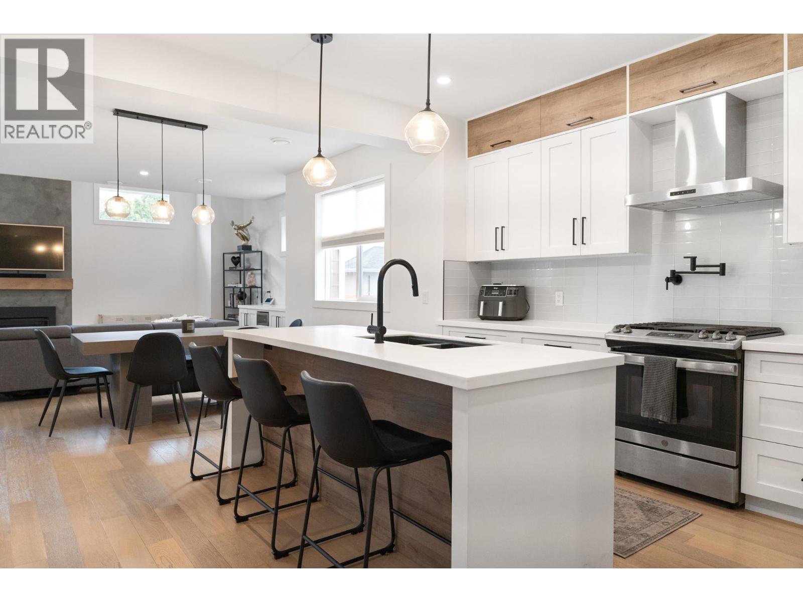 2481 Ethel Street, Kelowna, British Columbia  V1Y 3A4 - Photo 10 - 10376720