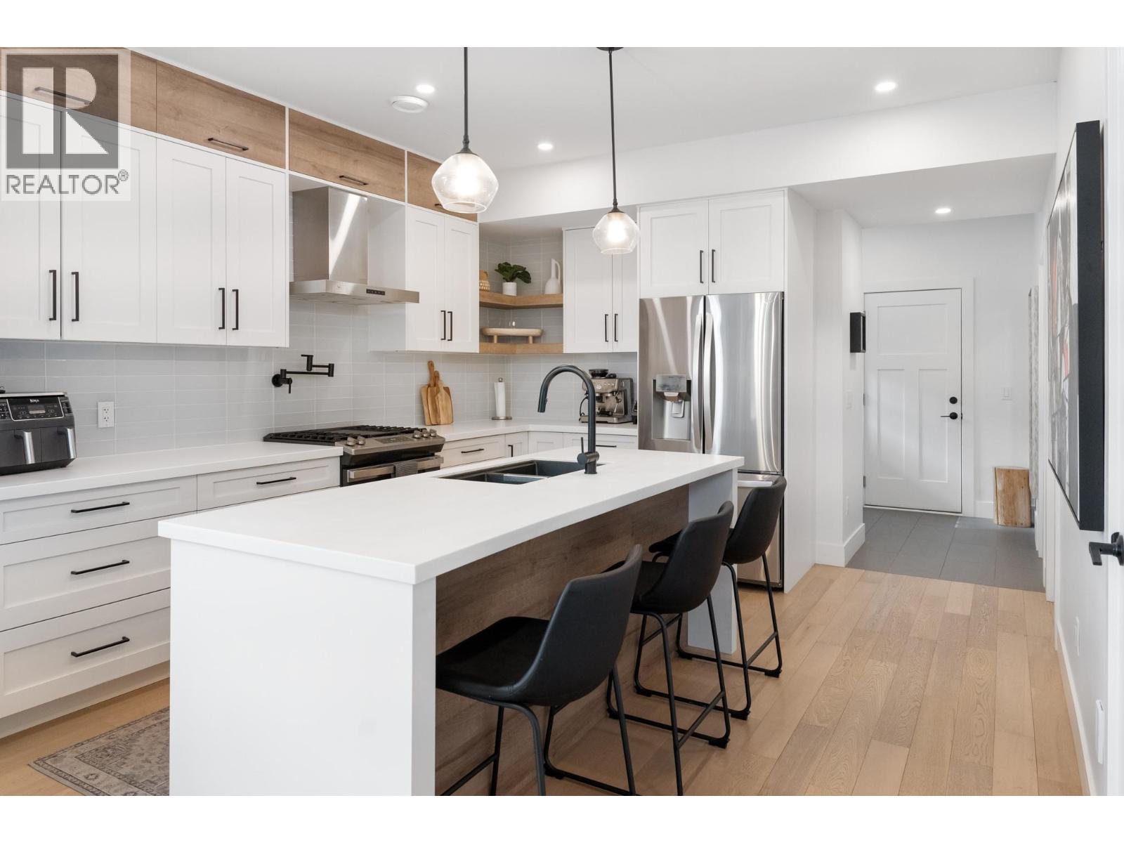 2481 Ethel Street, Kelowna, British Columbia  V1Y 3A4 - Photo 11 - 10376720