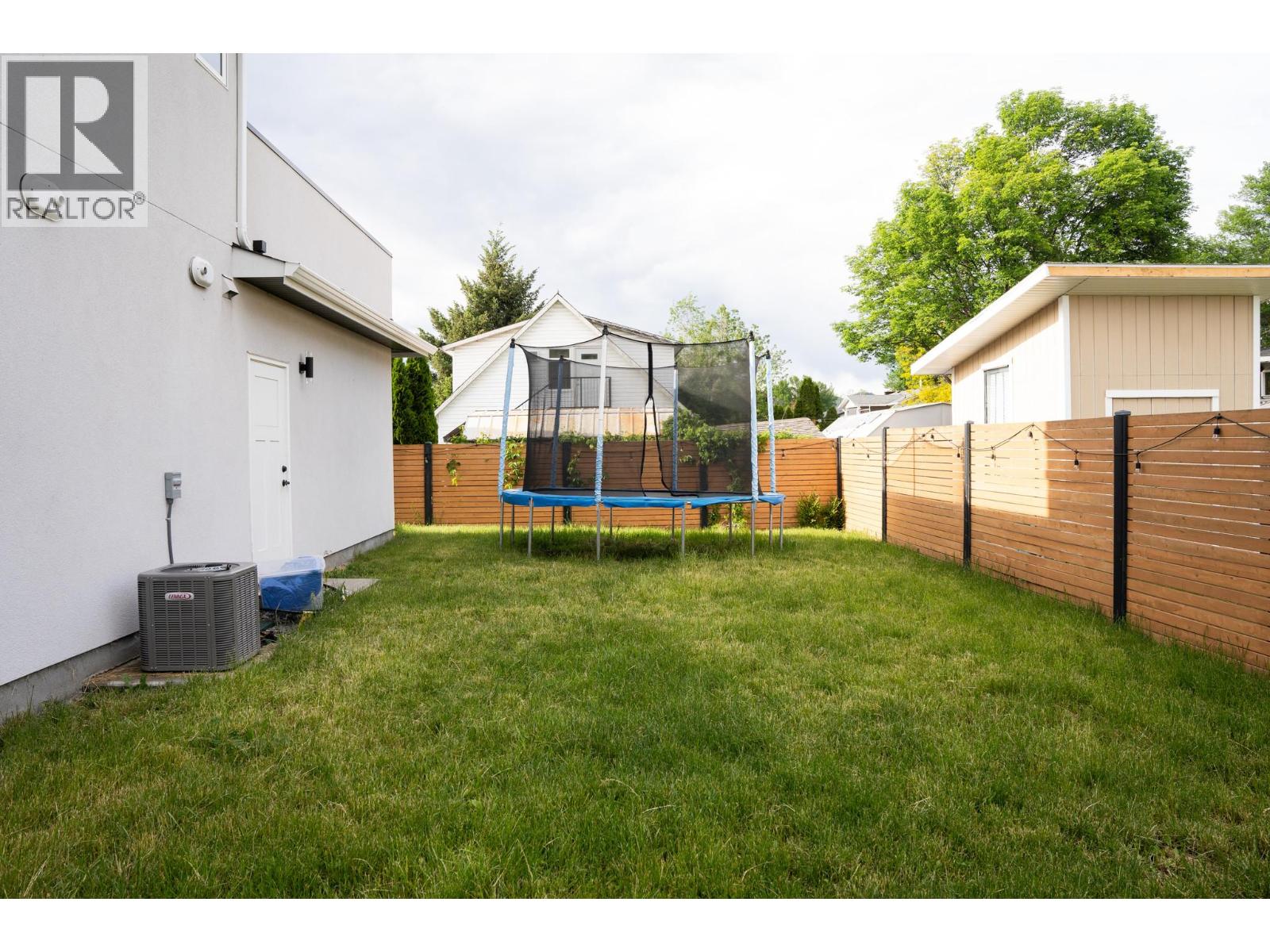 2481 Ethel Street, Kelowna, British Columbia  V1Y 3A4 - Photo 31 - 10376720