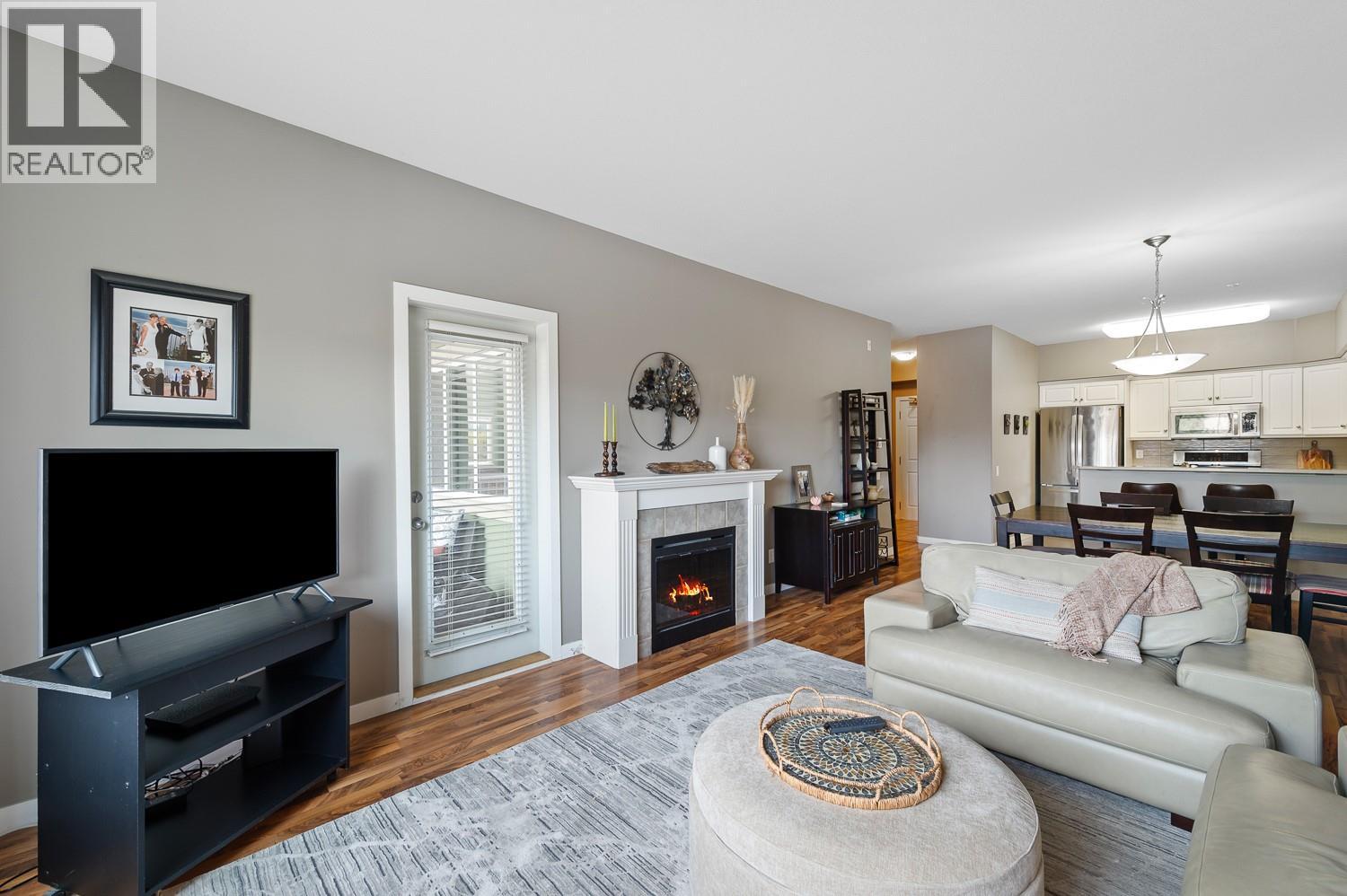 688 Lequime Road Unit# 201, Kelowna, British Columbia  V1W 1A6 - Photo 2 - 10377054