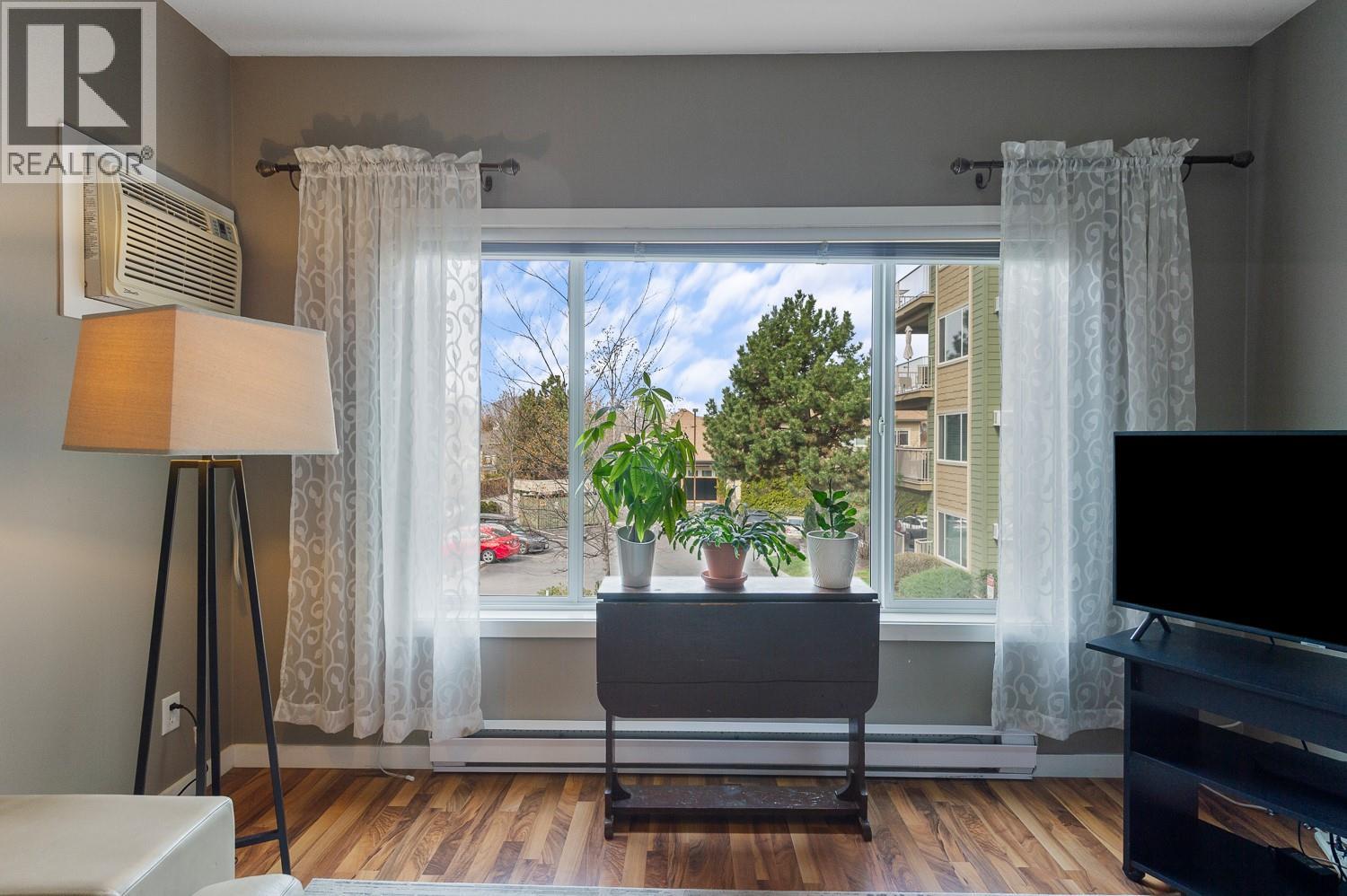 688 Lequime Road Unit# 201, Kelowna, British Columbia  V1W 1A6 - Photo 5 - 10377054