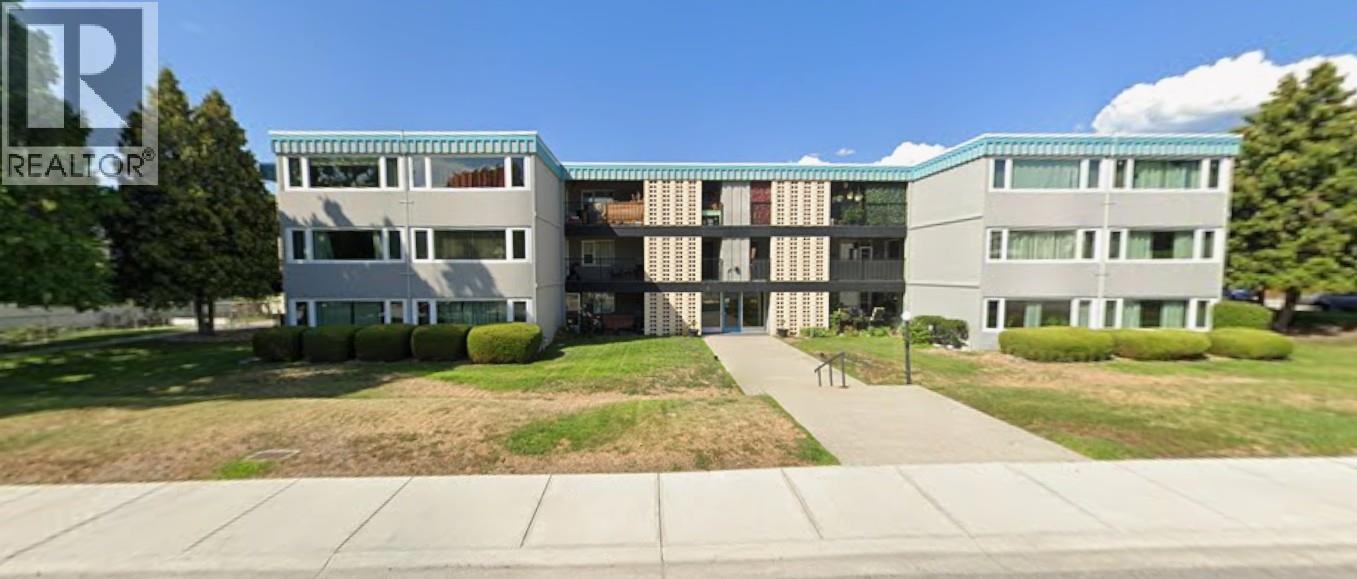 301 Scott Avenue, Penticton, British Columbia  V2A 2J7 - Photo 1 - 10377366