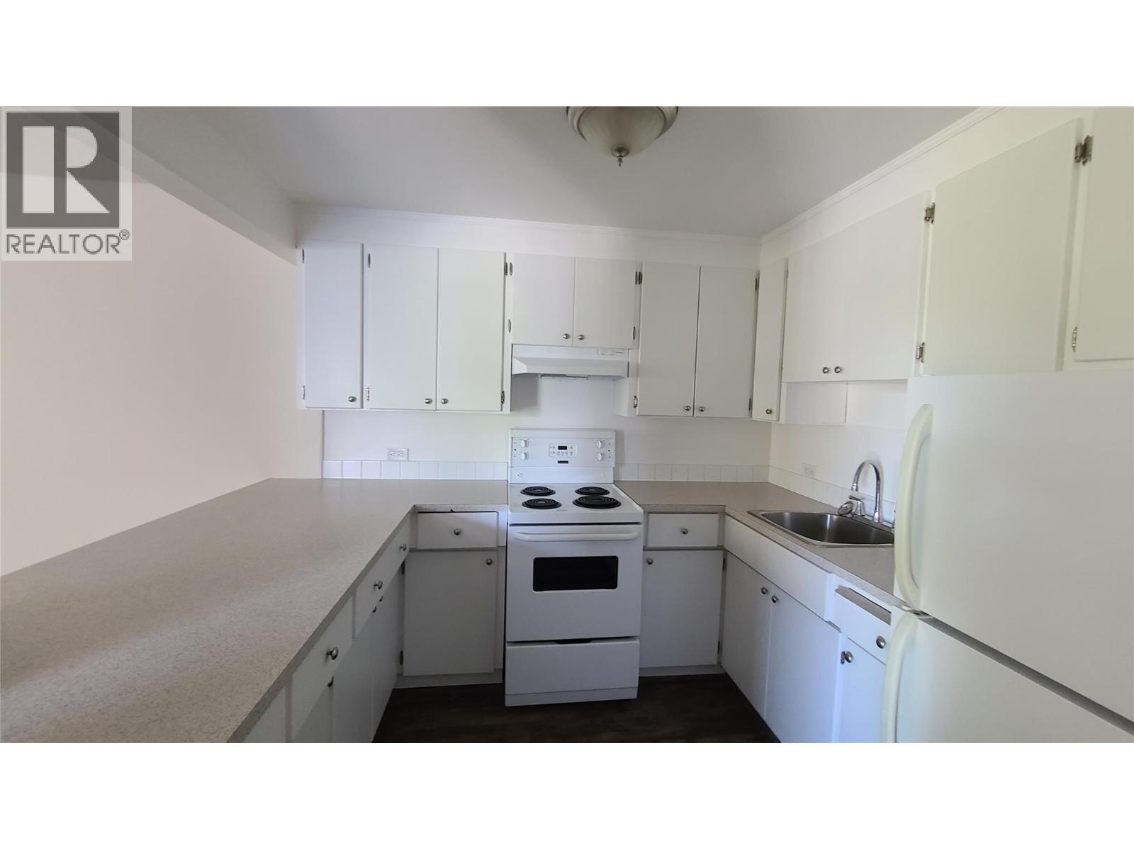 301 Scott Avenue, Penticton, British Columbia  V2A 2J7 - Photo 12 - 10377366