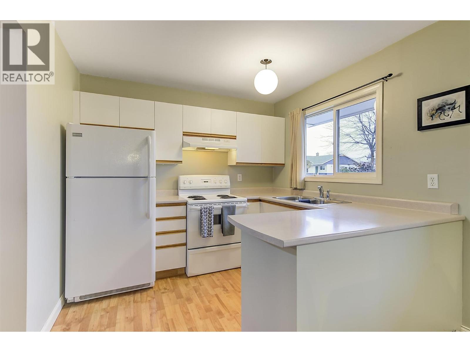 1122 Stockwell Avenue, Kelowna, British Columbia  V1Y 6W6 - Photo 11 - 10377365