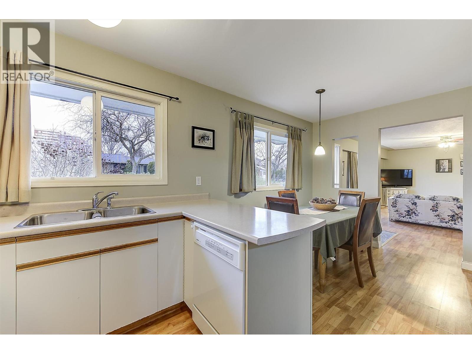 1122 Stockwell Avenue, Kelowna, British Columbia  V1Y 6W6 - Photo 13 - 10377365