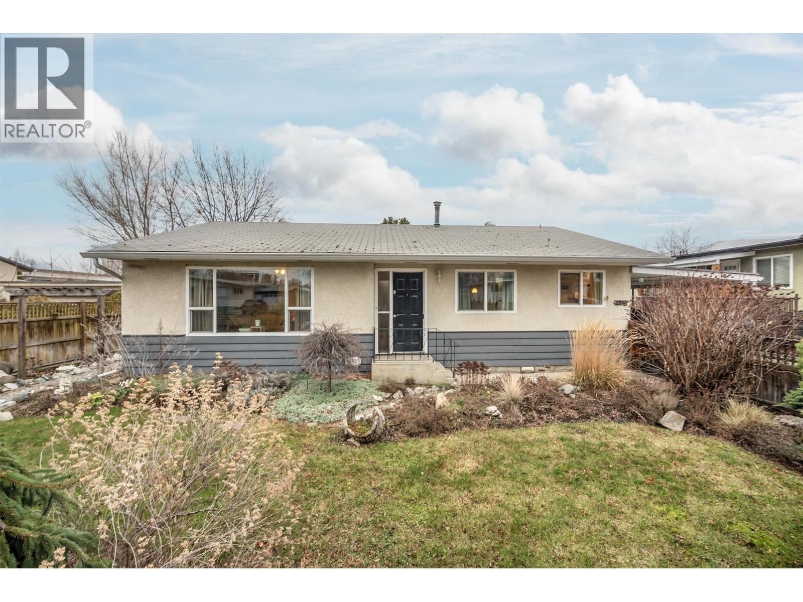 1122 Stockwell Avenue, Kelowna, British Columbia  V1Y 6W6 - Photo 2 - 10377365