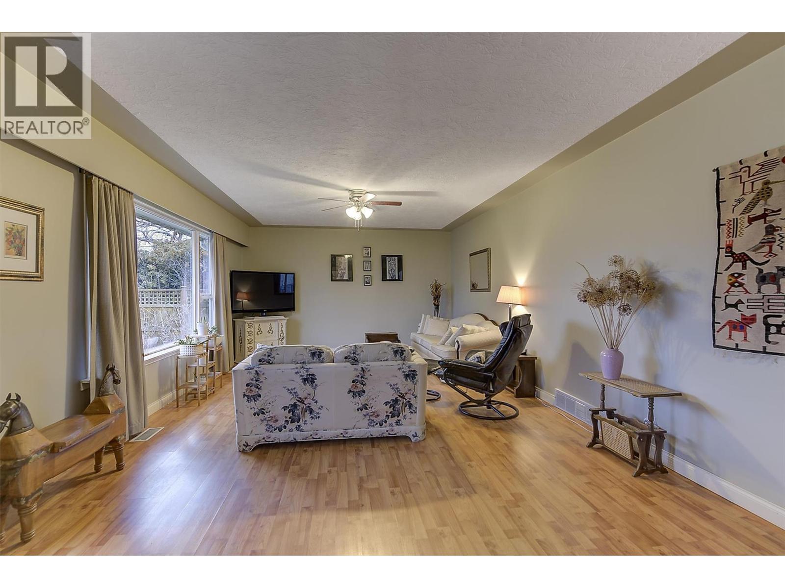 1122 Stockwell Avenue, Kelowna, British Columbia  V1Y 6W6 - Photo 6 - 10377365