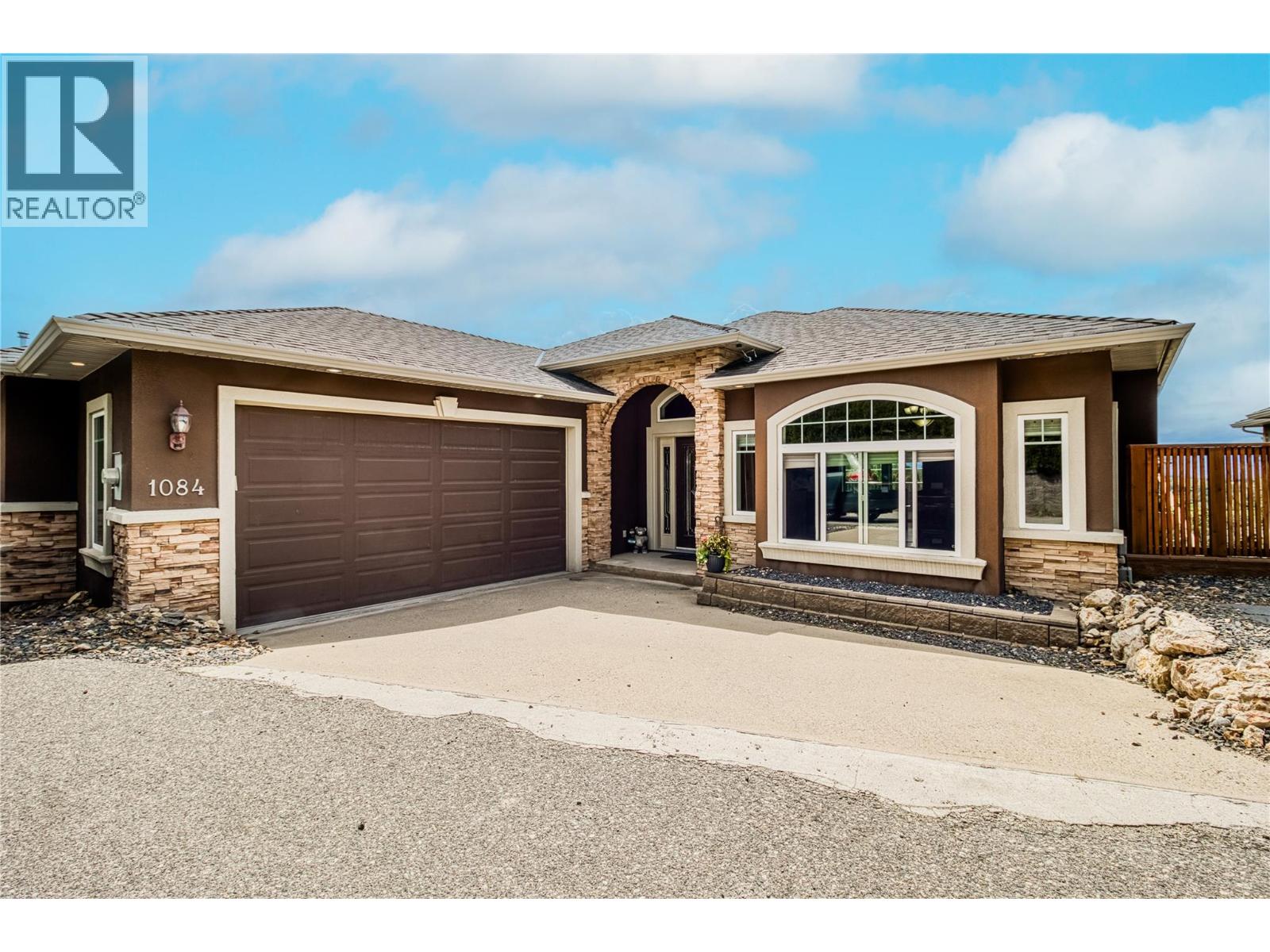 1084 Hume Avenue, Kelowna, British Columbia  V1P 1P2 - Photo 1 - 10377392