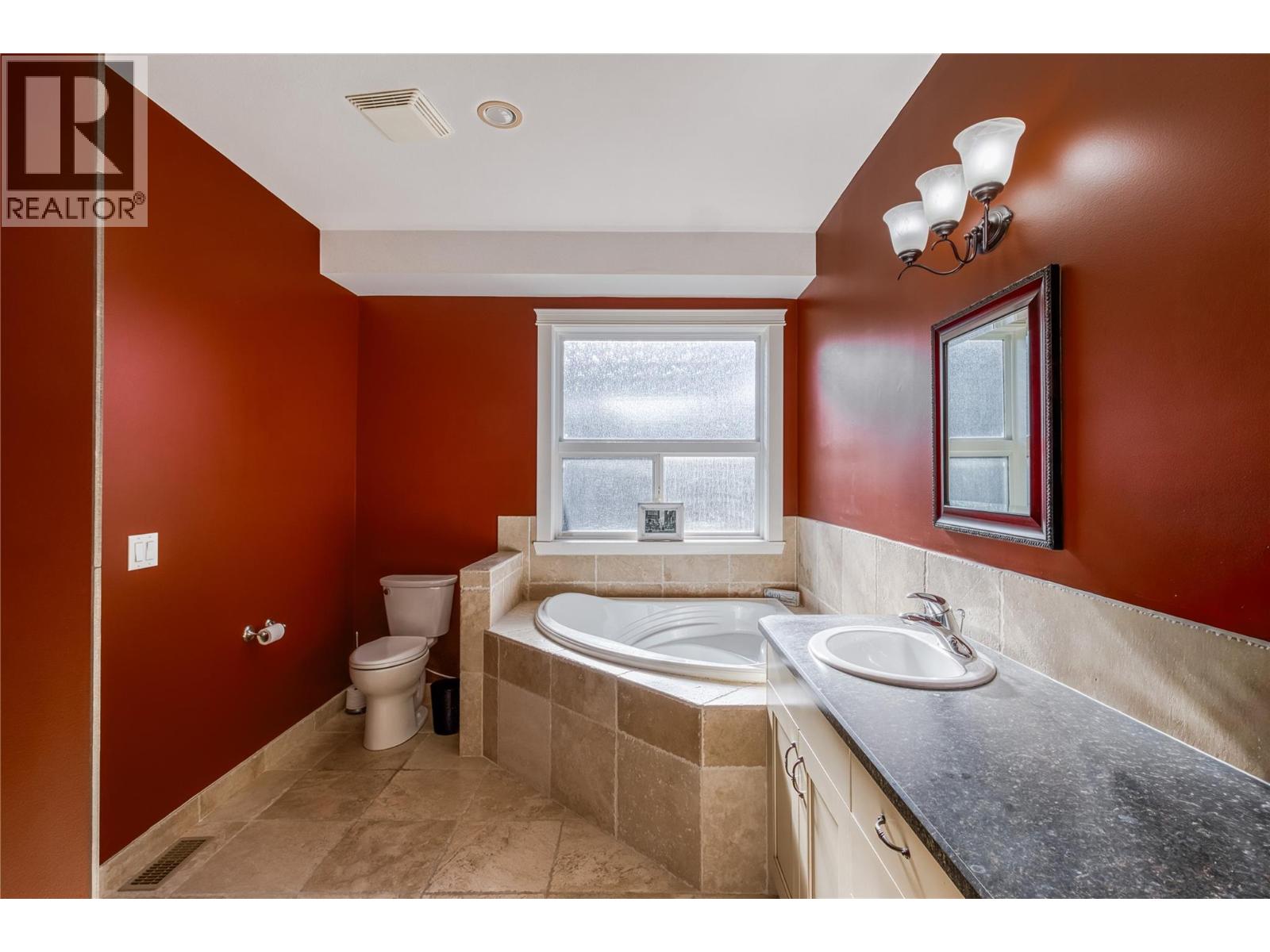 1084 Hume Avenue, Kelowna, British Columbia  V1P 1P2 - Photo 22 - 10377392