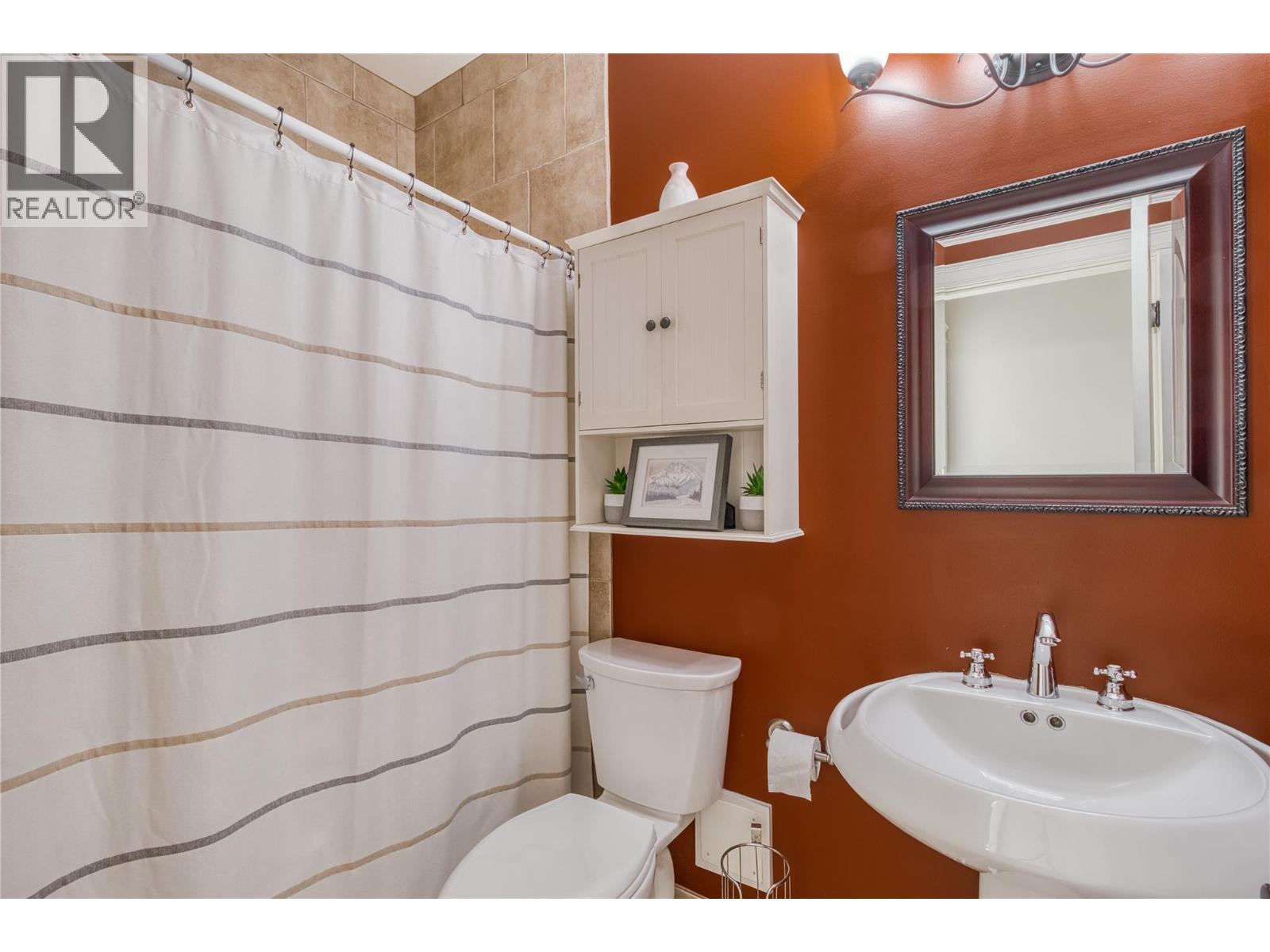 1084 Hume Avenue, Kelowna, British Columbia  V1P 1P2 - Photo 29 - 10377392