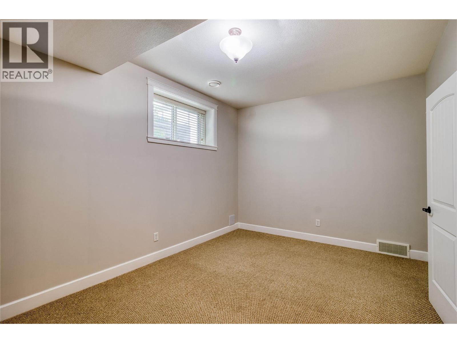 1084 Hume Avenue, Kelowna, British Columbia  V1P 1P2 - Photo 49 - 10377392