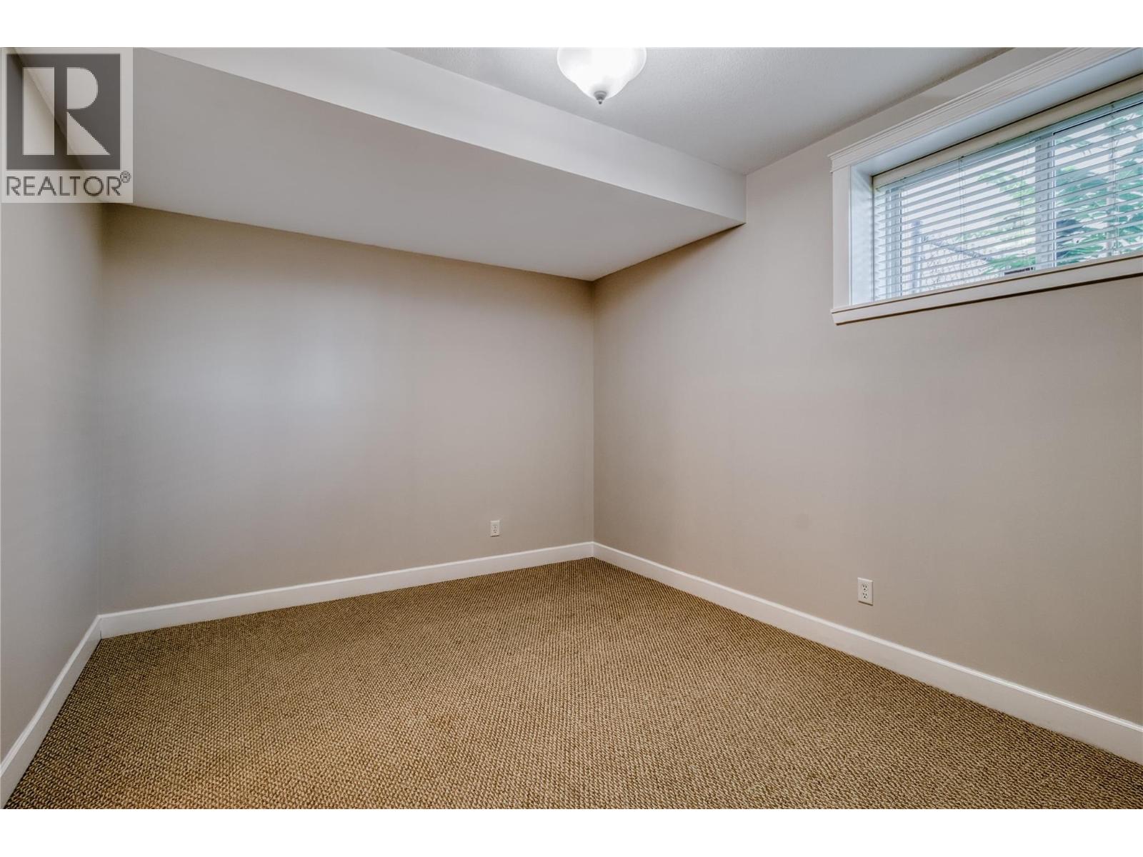 1084 Hume Avenue, Kelowna, British Columbia  V1P 1P2 - Photo 50 - 10377392