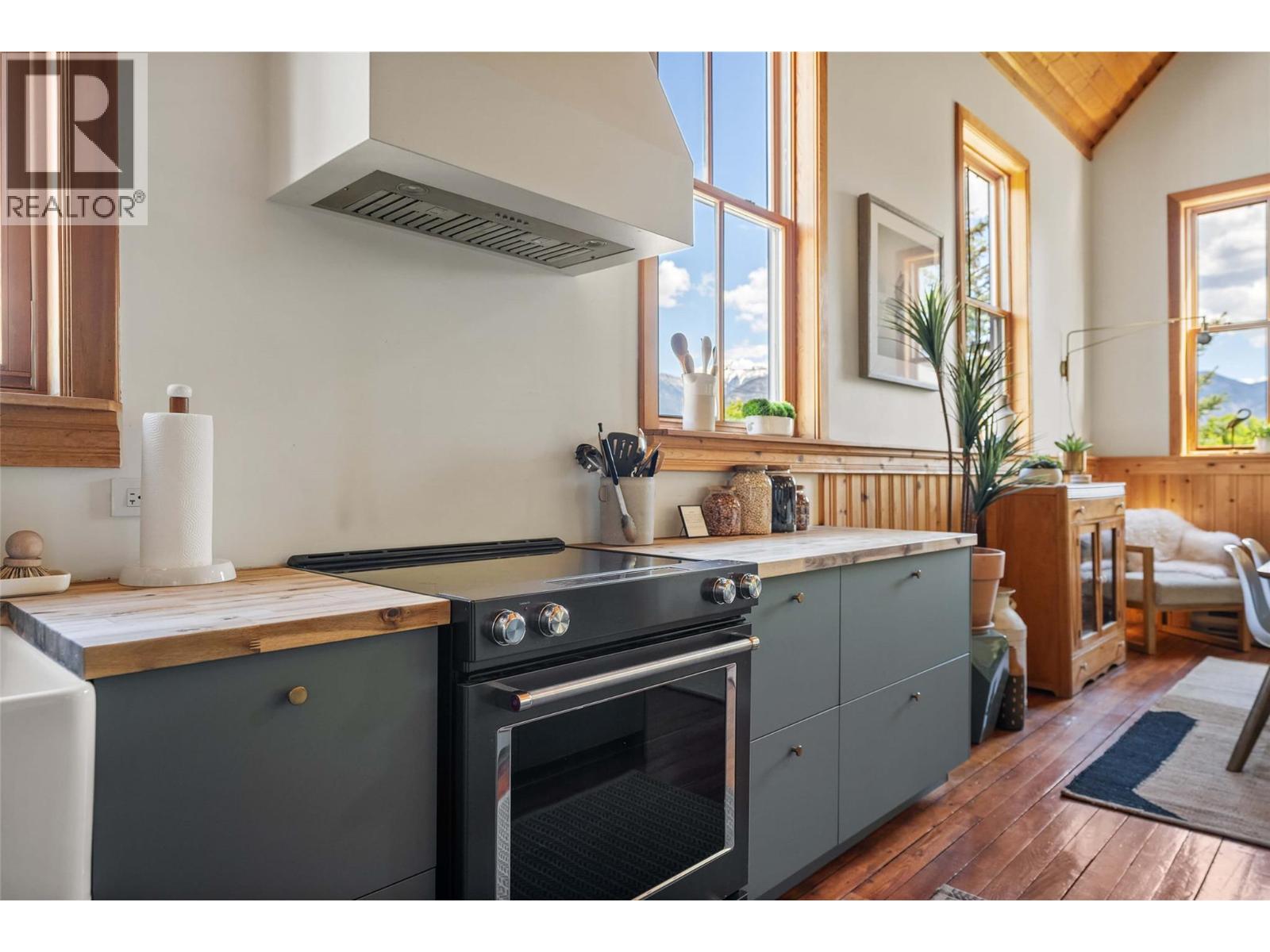 9211 West Avenue, Wilmer, British Columbia  V0A 1K5 - Photo 11 - 10377148