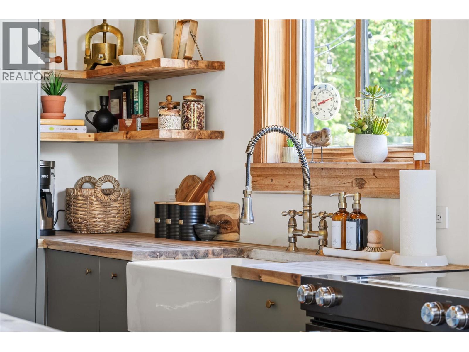 9211 West Avenue, Wilmer, British Columbia  V0A 1K5 - Photo 12 - 10377148