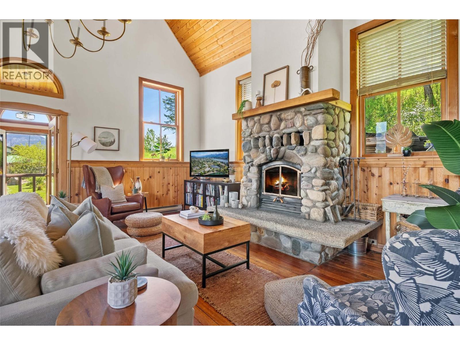 9211 West Avenue, Wilmer, British Columbia  V0A 1K5 - Photo 13 - 10377148