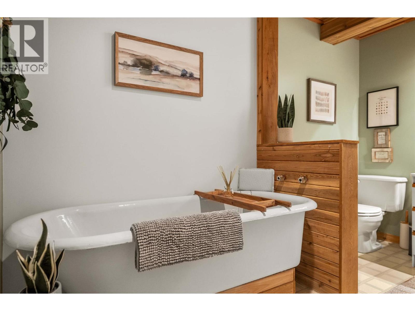 9211 West Avenue, Wilmer, British Columbia  V0A 1K5 - Photo 38 - 10377148