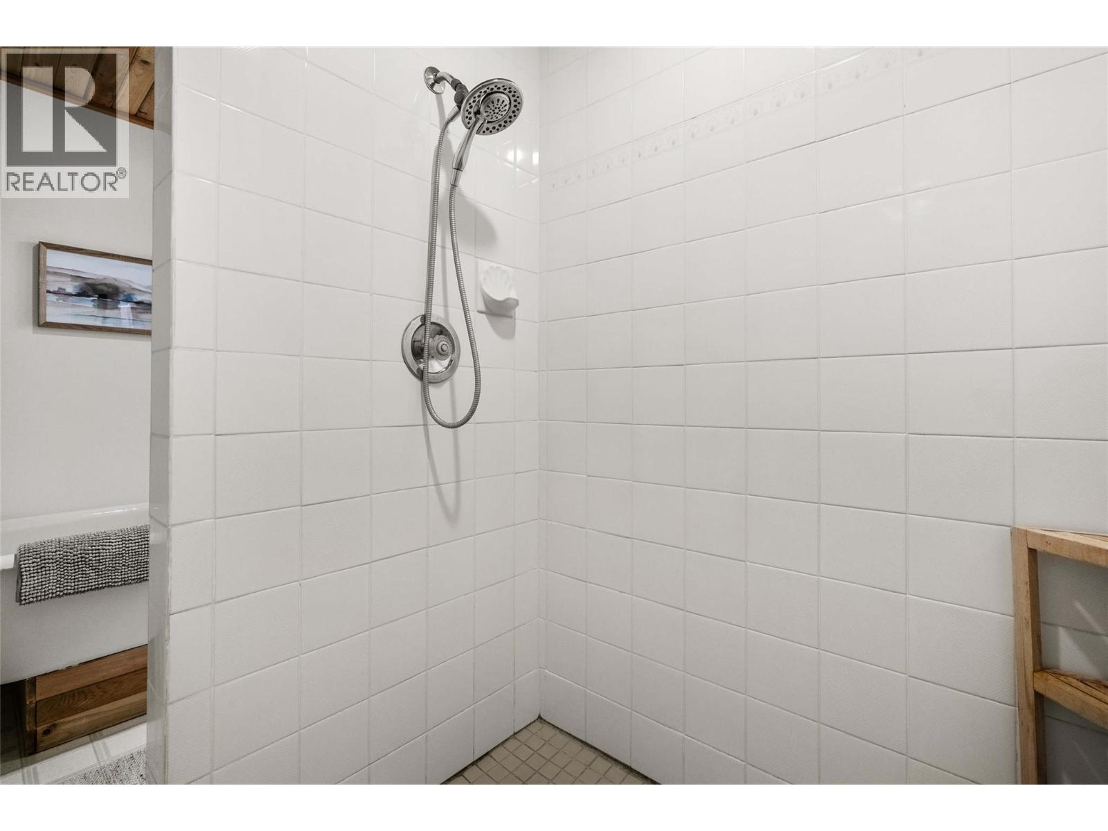 9211 West Avenue, Wilmer, British Columbia  V0A 1K5 - Photo 39 - 10377148