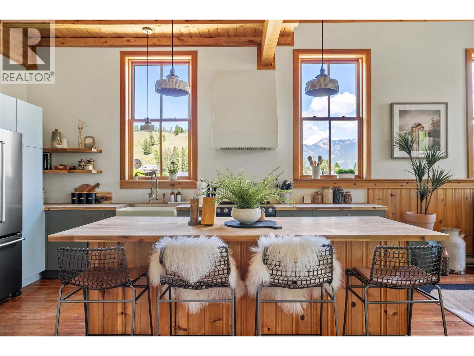 9211 West Avenue, Wilmer, British Columbia  V0A 1K5 - Photo 9 - 10377148