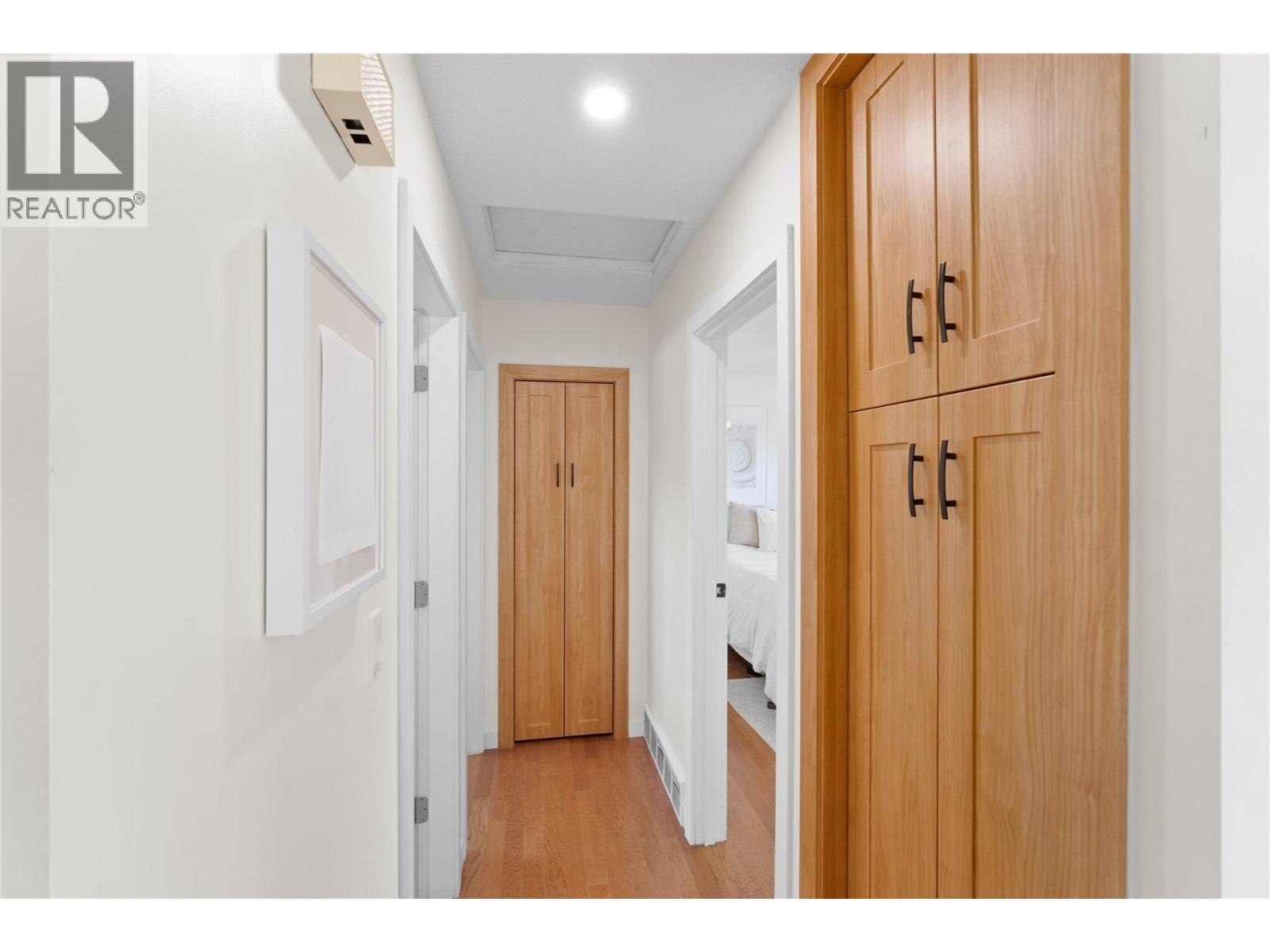 1077 Desmond Place, Kamloops, British Columbia  V2B 5L2 - Photo 10 - 10369826