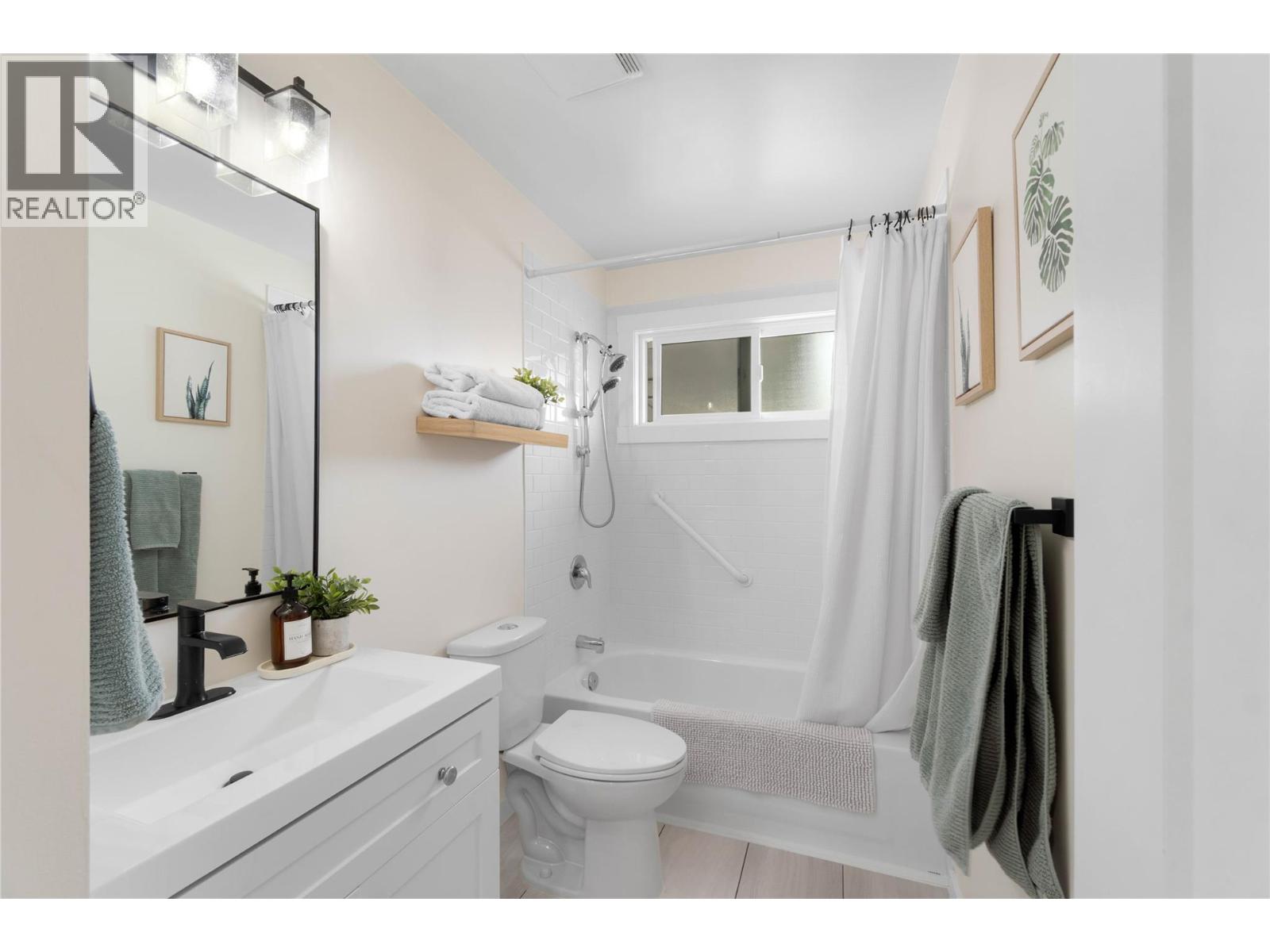 1077 Desmond Place, Kamloops, British Columbia  V2B 5L2 - Photo 11 - 10369826