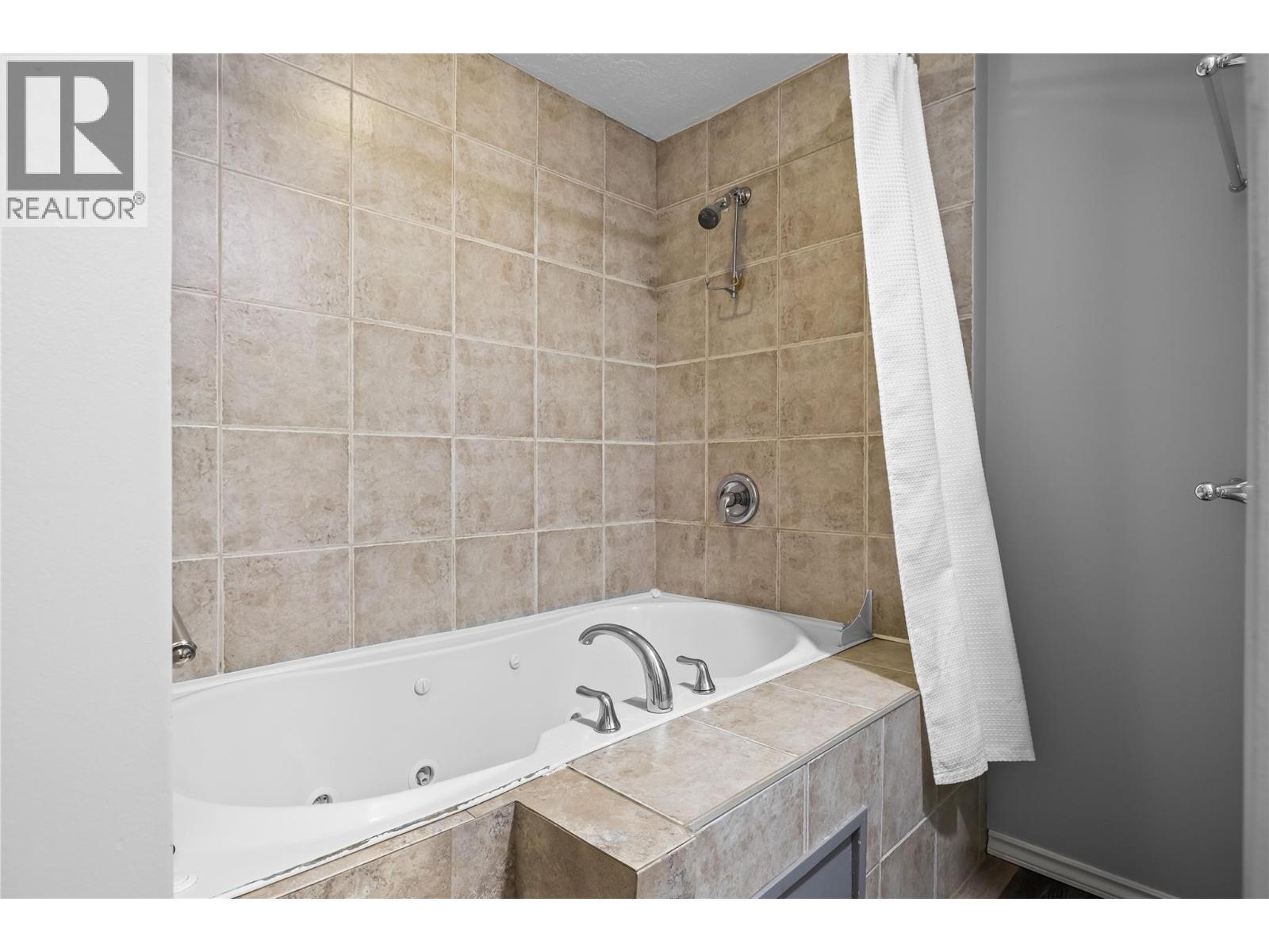 1999 97 Highway S Unit# 266, West Kelowna, British Columbia  V1Z 1B2 - Photo 49 - 10377395