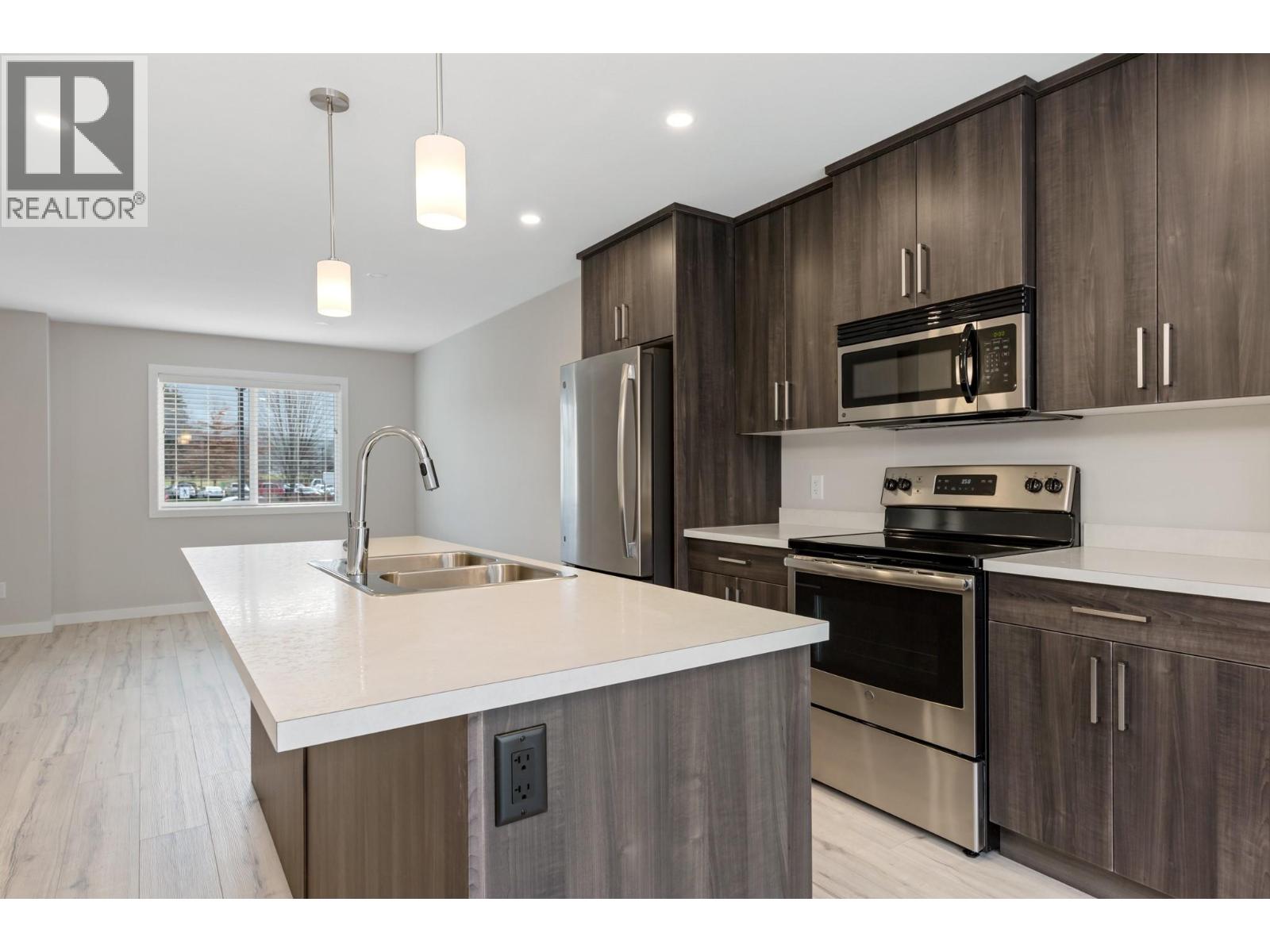 2081 11 Avenue Ne Unit# 1, Salmon Arm, British Columbia  V1E 0G1 - Photo 5 - 10377207