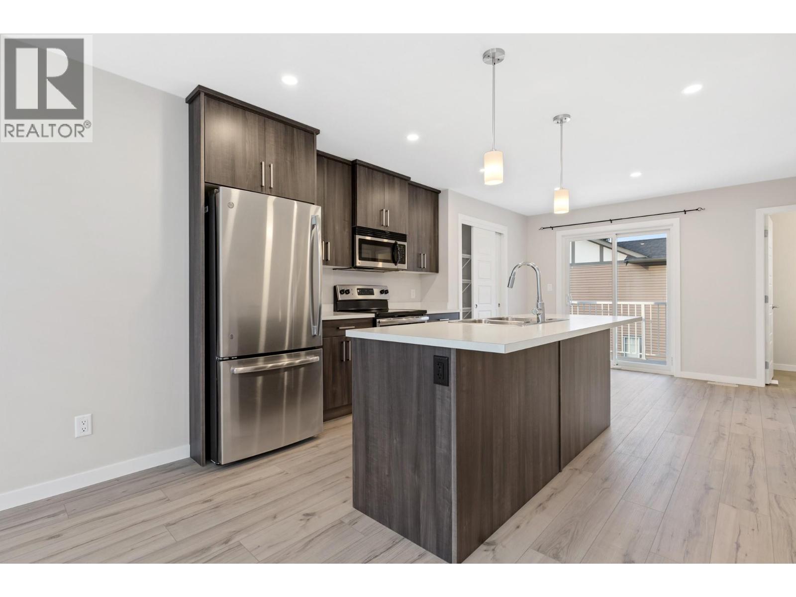 2081 11 Avenue Ne Unit# 1, Salmon Arm, British Columbia  V1E 0G1 - Photo 6 - 10377207