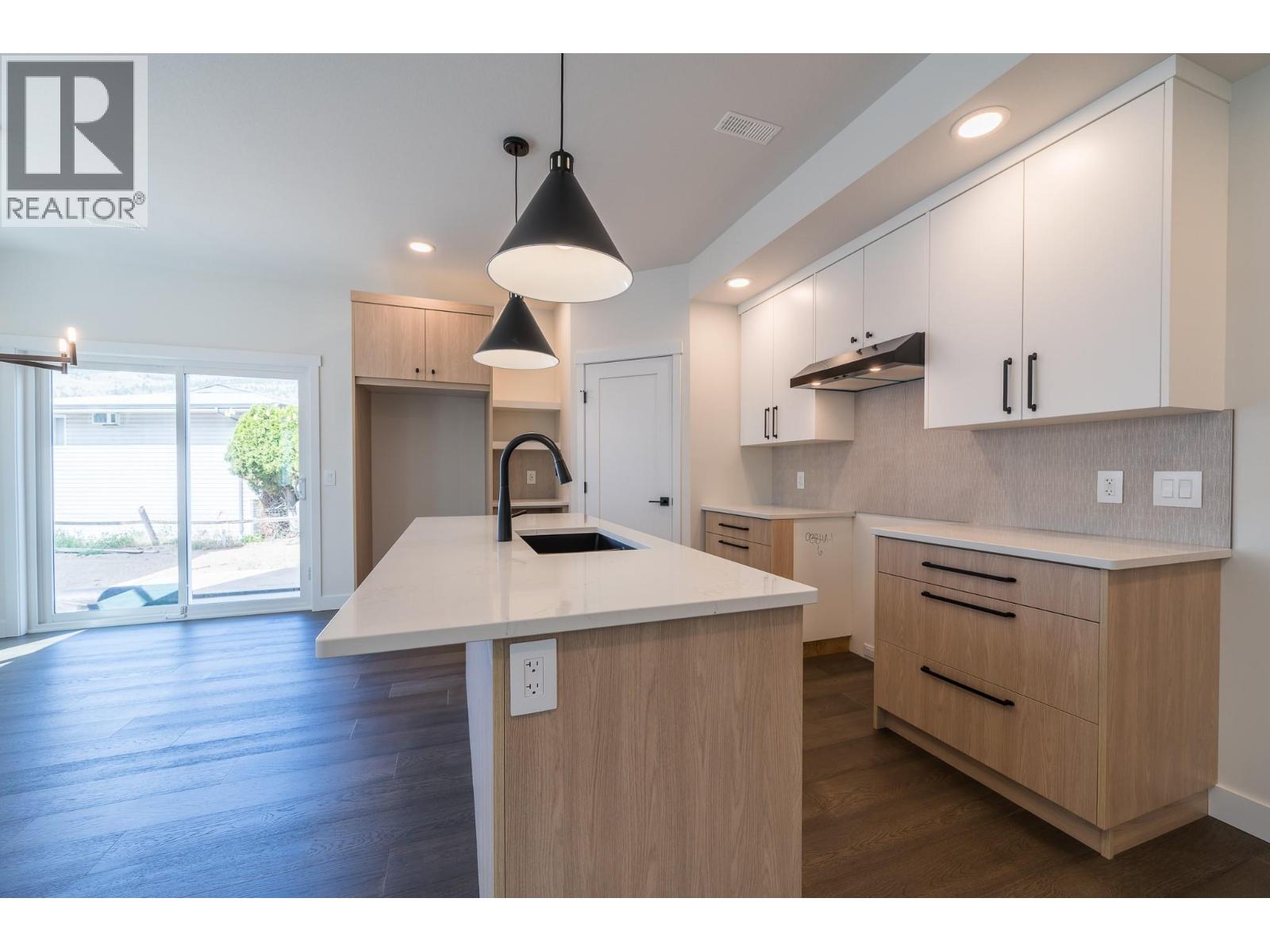 723 Lyne Road, Kamloops, British Columbia  V2B 6Z7 - Photo 6 - 10377417