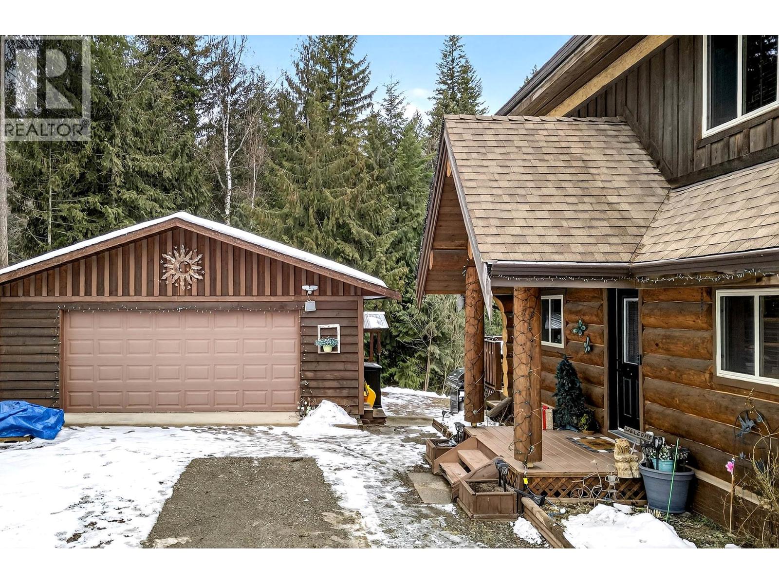 165 Ogden Road, Clearwater, British Columbia  V0E 1N1 - Photo 2 - 10377102