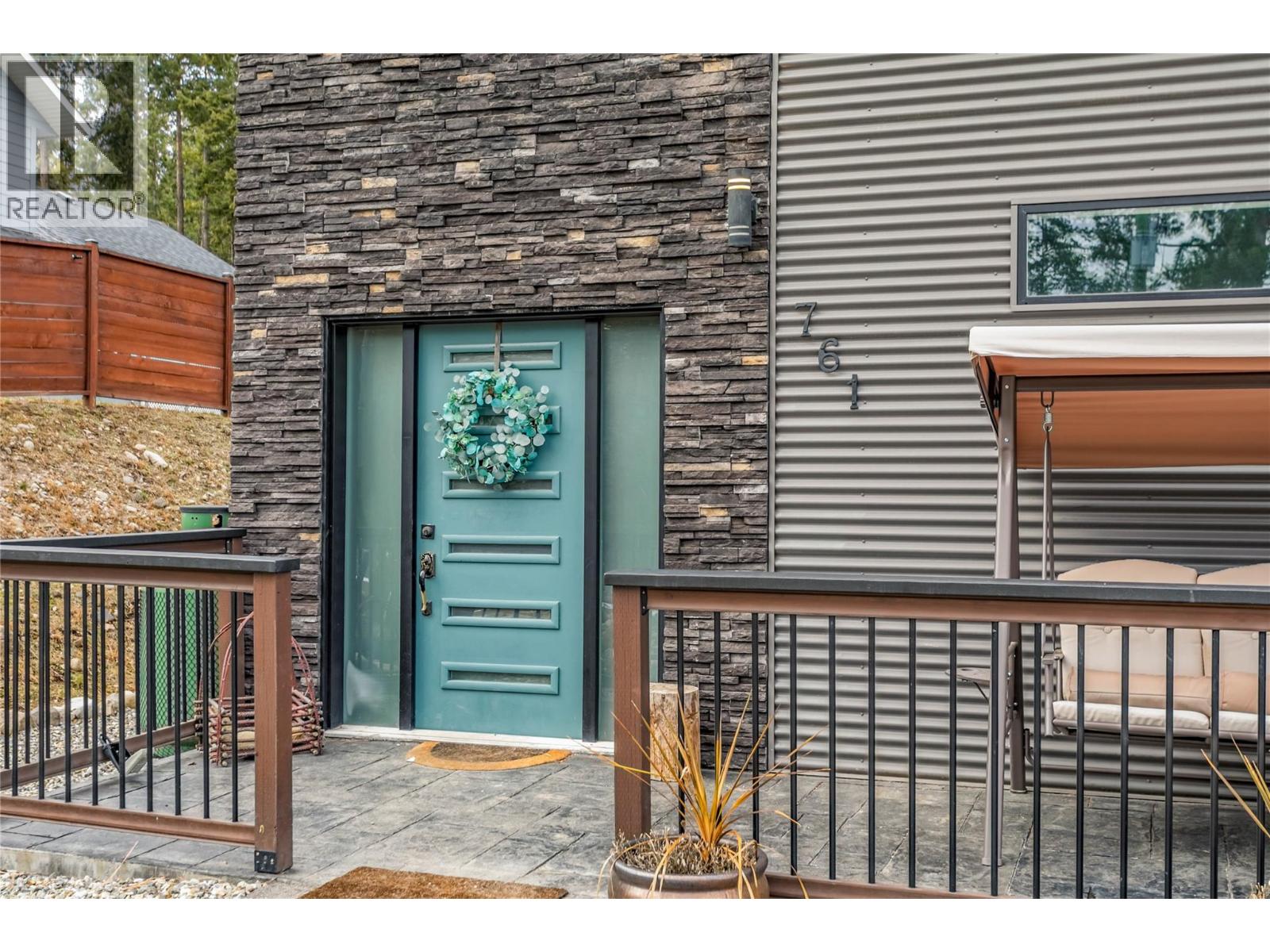 761 Fairbridge Road, Kelowna, British Columbia  V1Z 3W3 - Photo 5 - 10376948