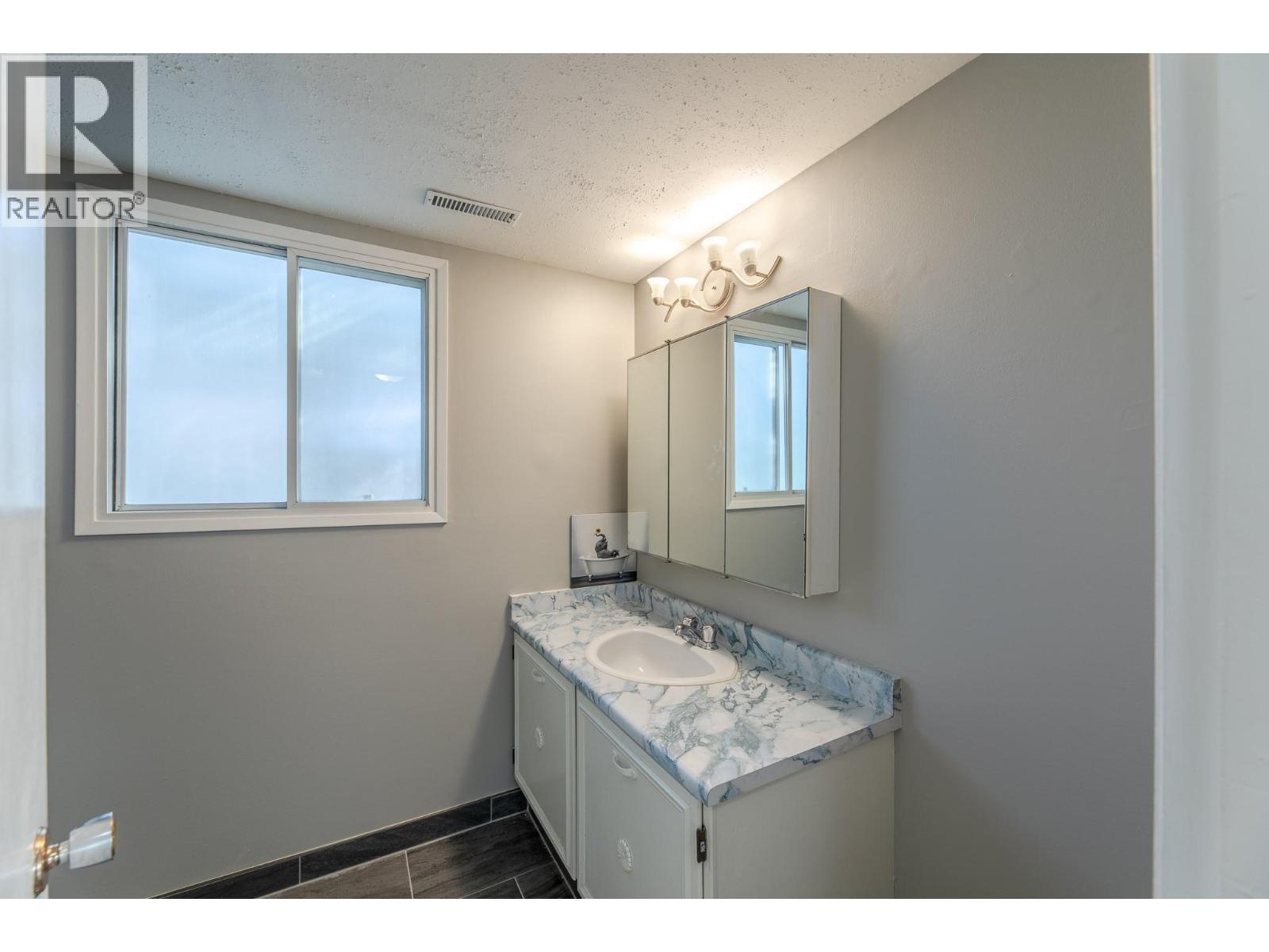 376 Green Avenue W, Penticton, British Columbia  V2A 3T3 - Photo 15 - 10377451