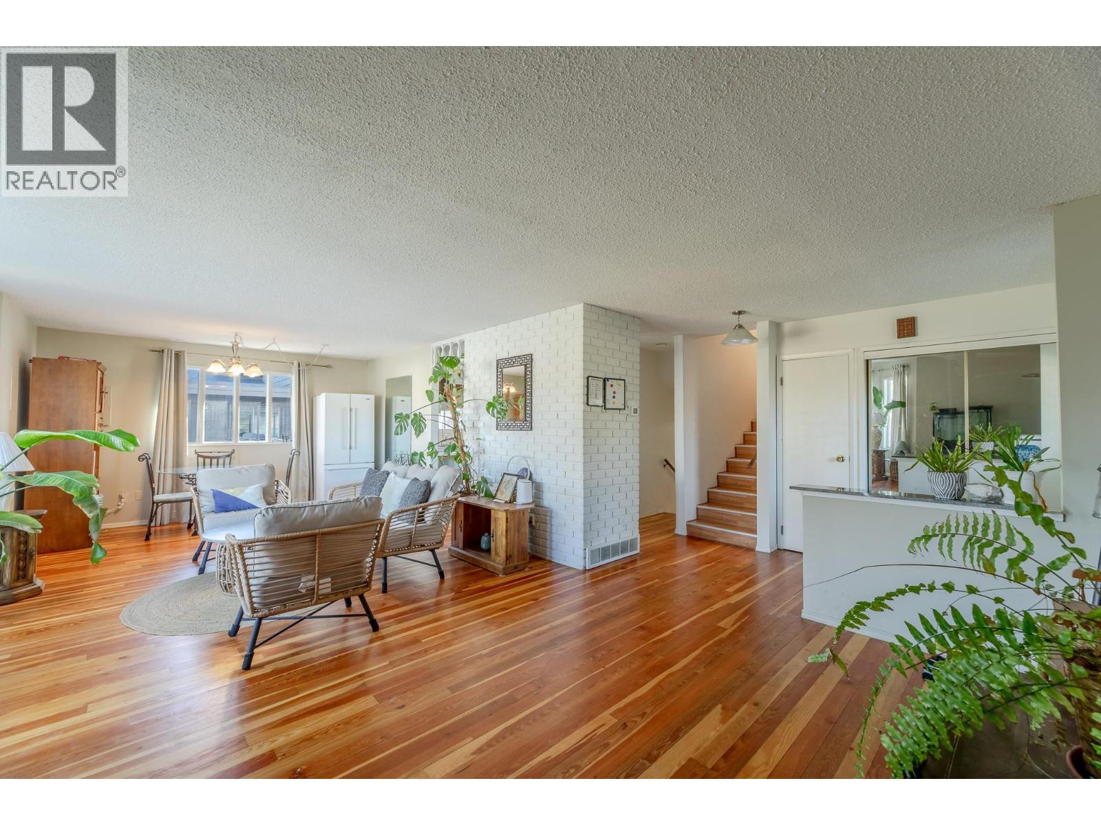 376 Green Avenue W, Penticton, British Columbia  V2A 3T3 - Photo 4 - 10377451