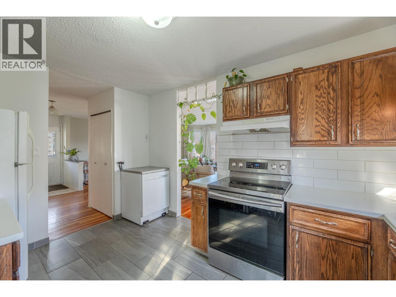 376 Green Avenue W, Penticton, British Columbia  V2A 3T3 - Photo 7 - 10377451