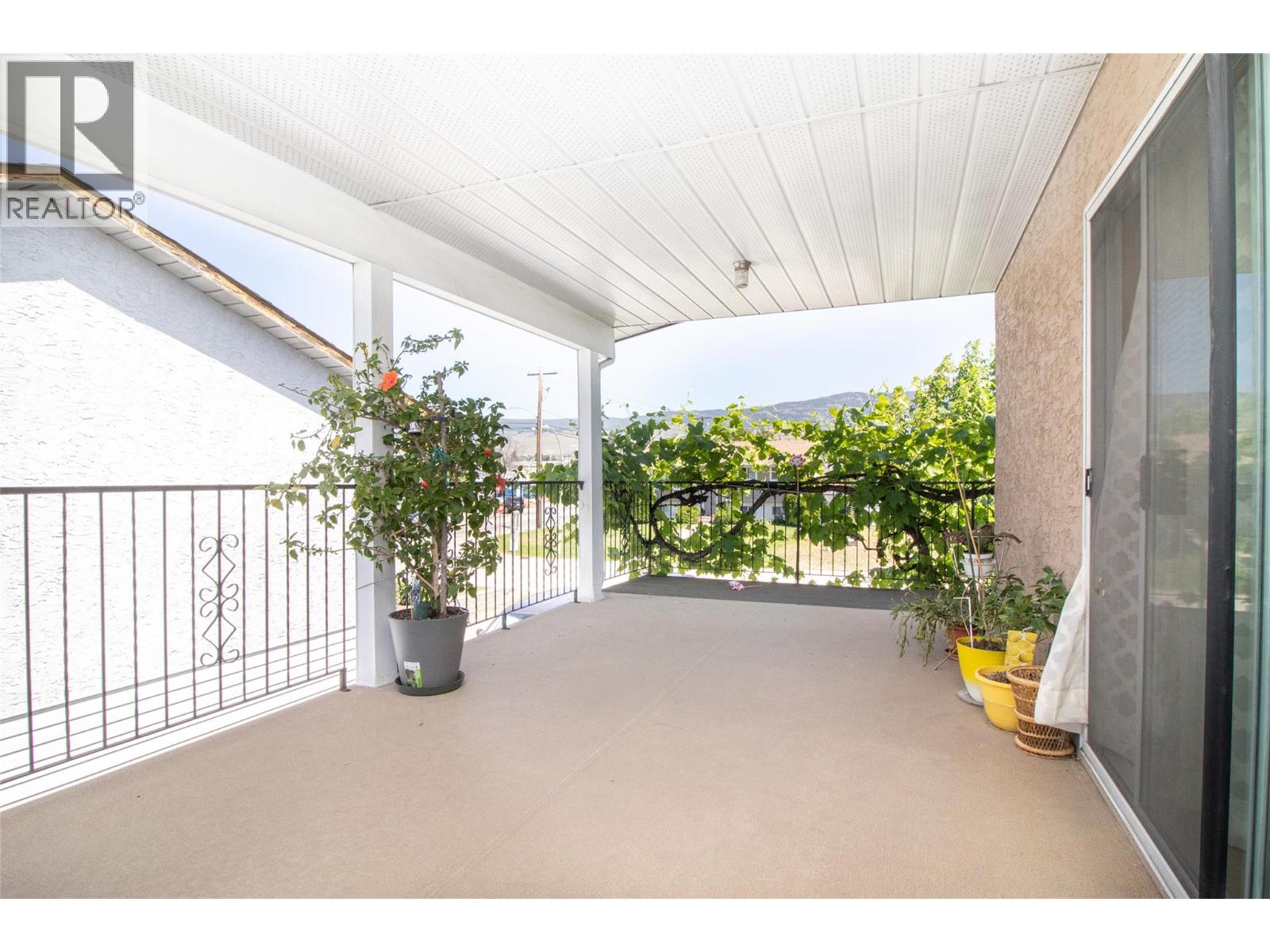 532 O'keefe Court, Kelowna, British Columbia  V1X 6B1 - Photo 6 - 10377433