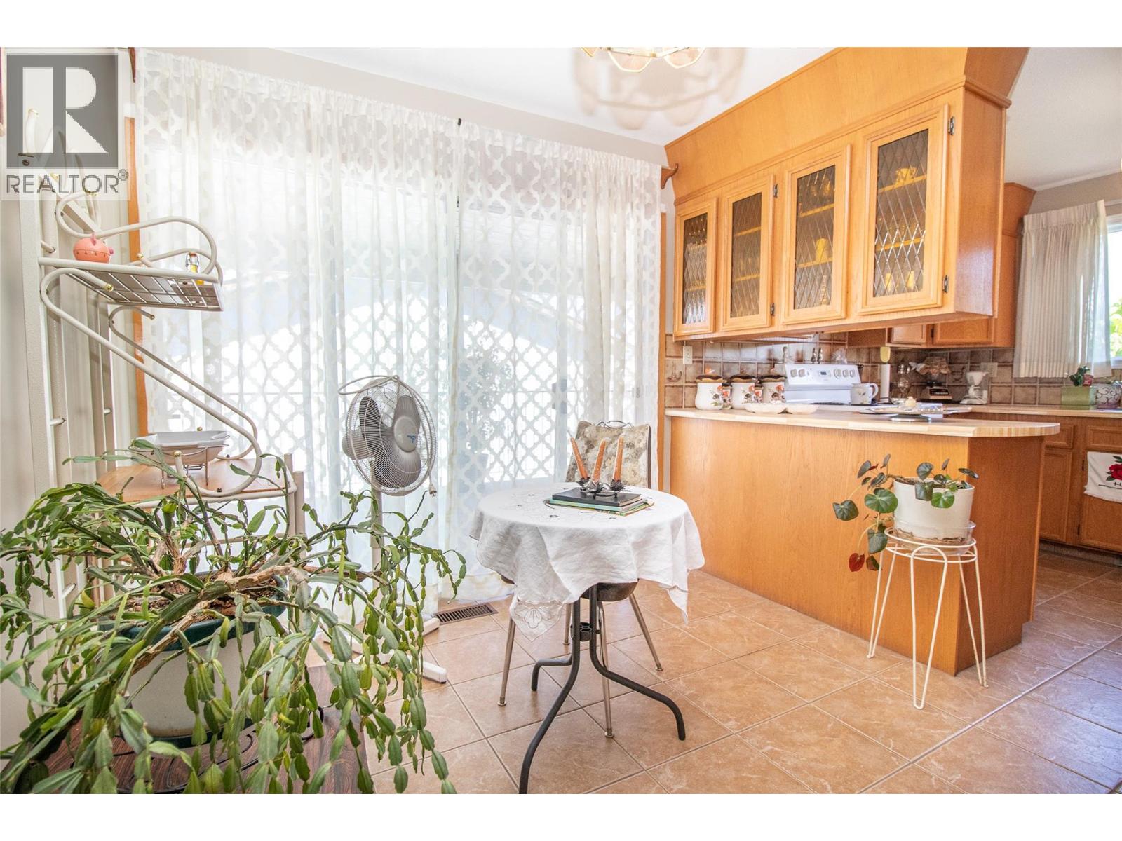 532 O'keefe Court, Kelowna, British Columbia  V1X 6B1 - Photo 8 - 10377433