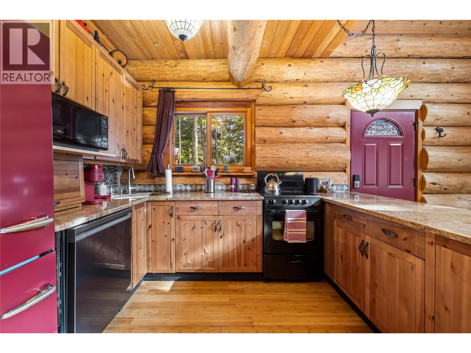 16320 Bowe Road, Crawford Bay, British Columbia  V0B 1E0 - Photo 8 - 10377425