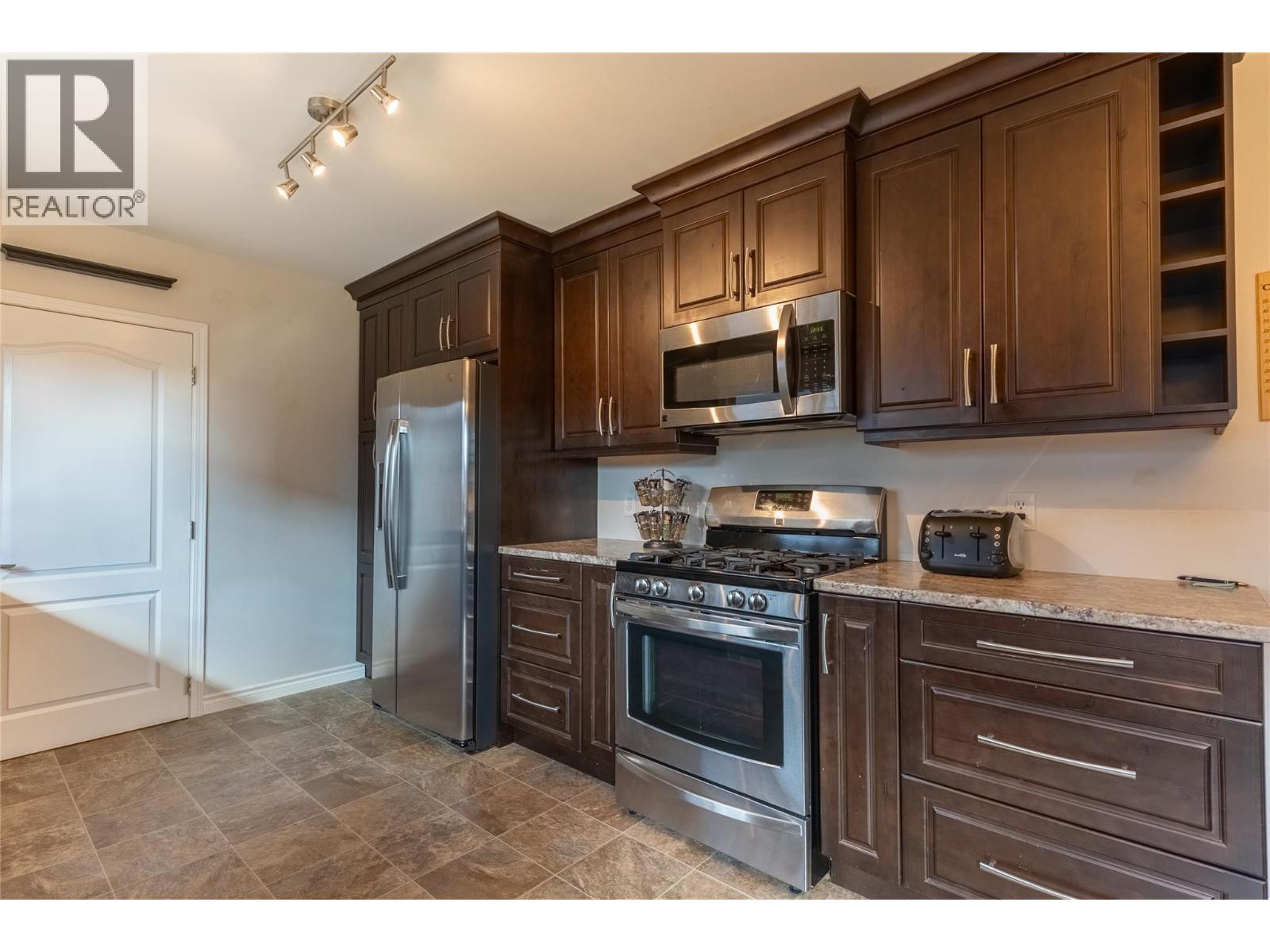 611 Pine Street, Ashcroft, British Columbia  V0K 1A0 - Photo 12 - 10377400