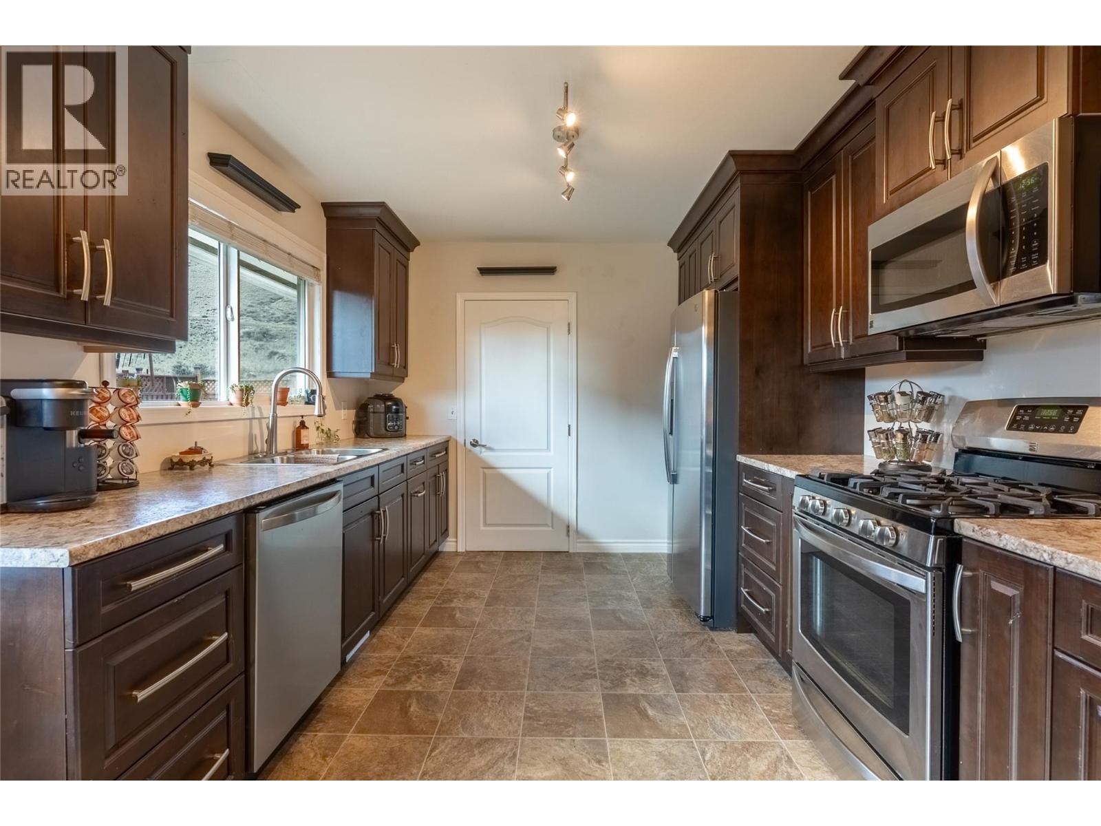 611 Pine Street, Ashcroft, British Columbia  V0K 1A0 - Photo 13 - 10377400